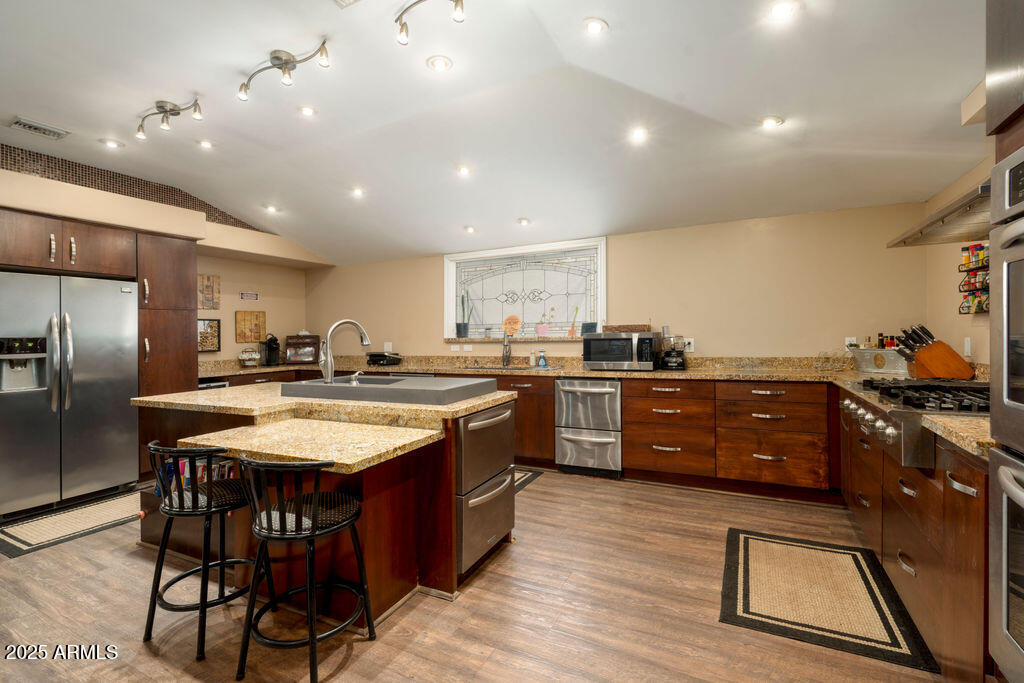 3213 N 41ST Place
