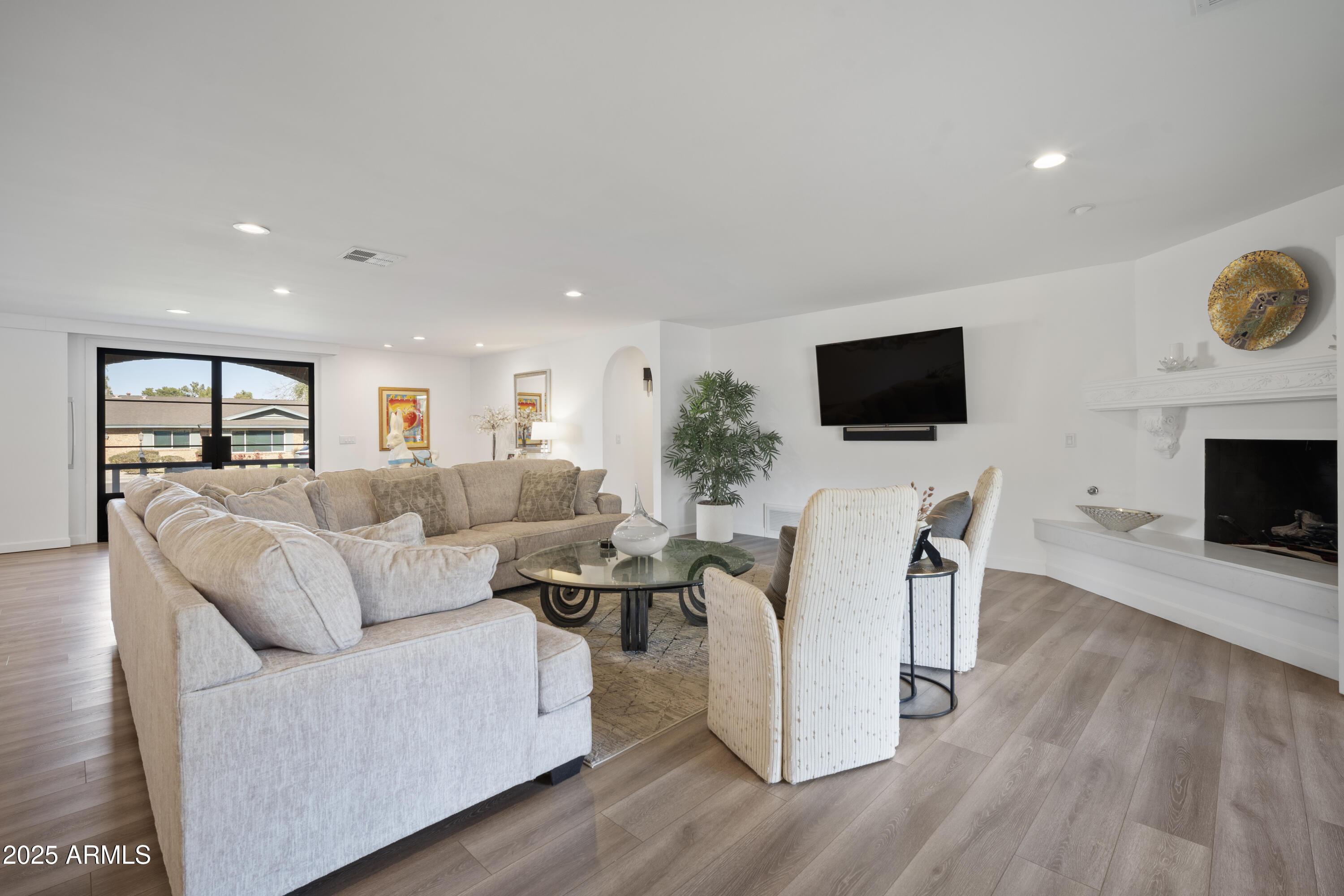 347 W SOUTHERN HILLS Road