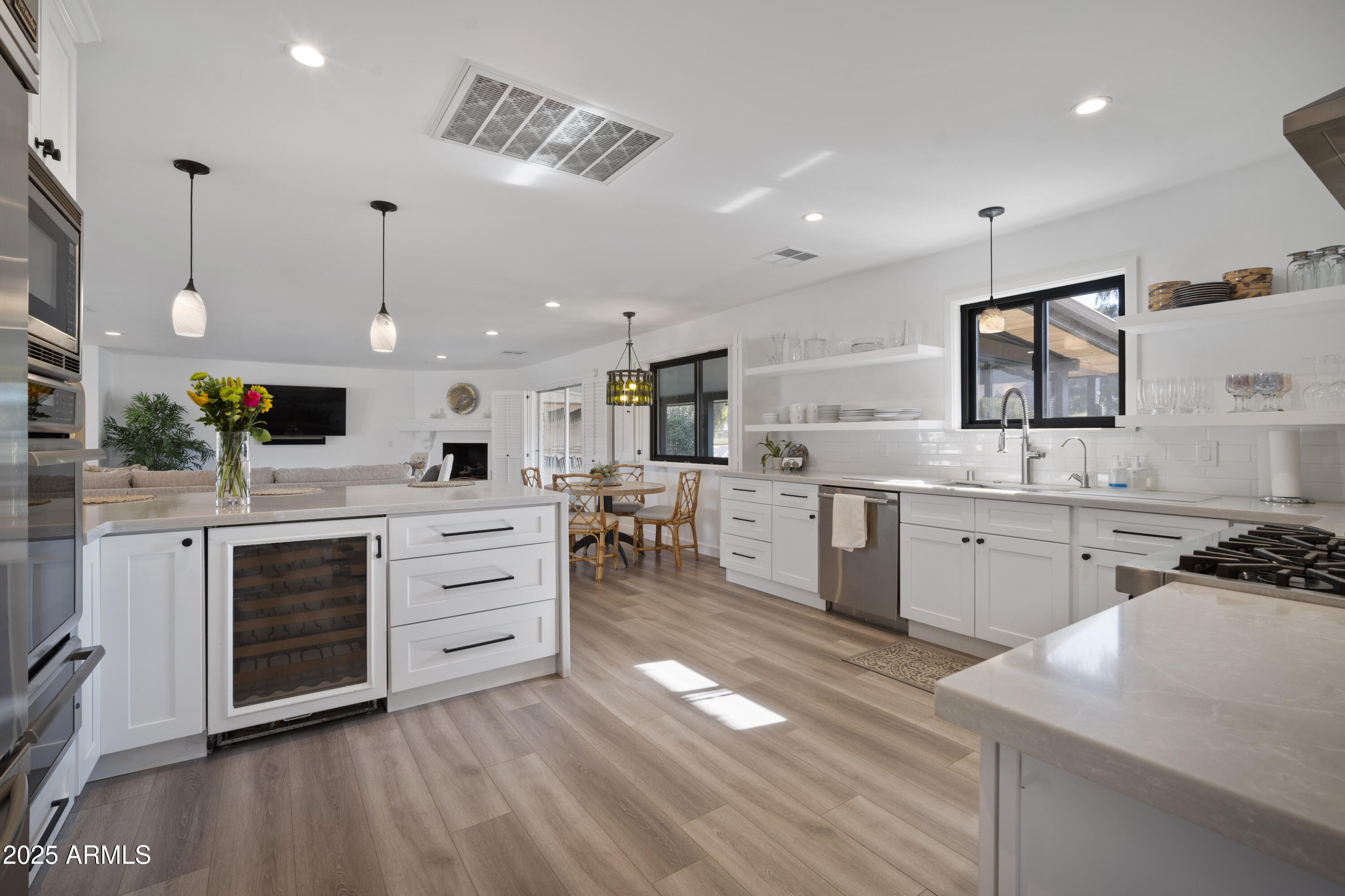 347 W SOUTHERN HILLS Road