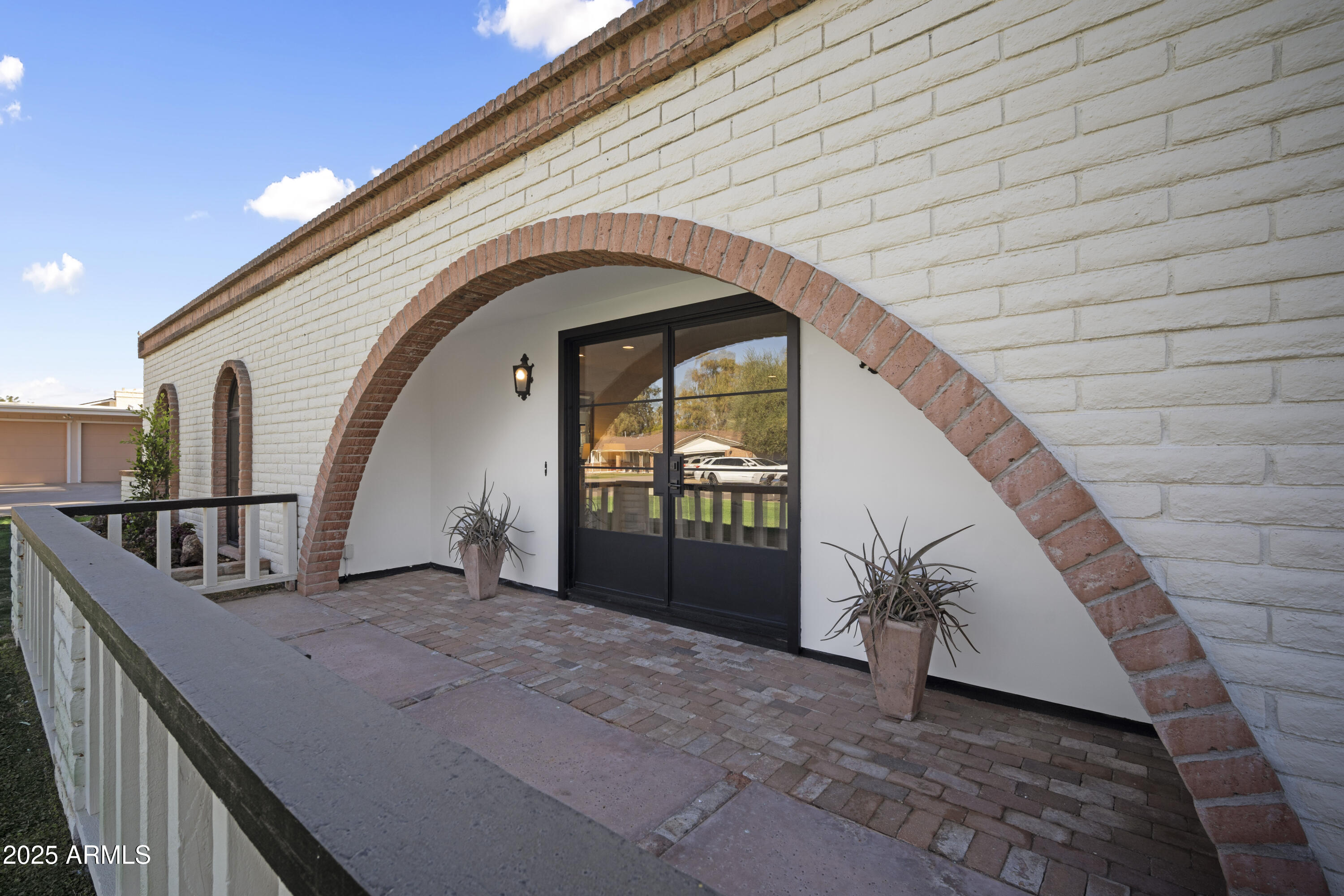 347 W SOUTHERN HILLS Road