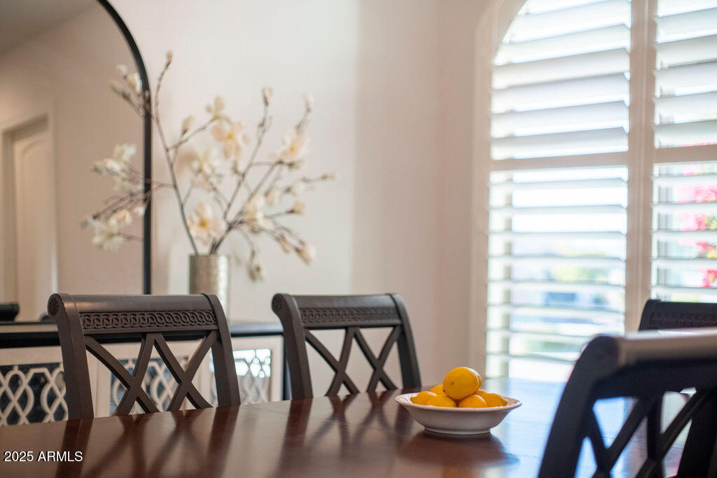 5528 E WINDSTONE Trail