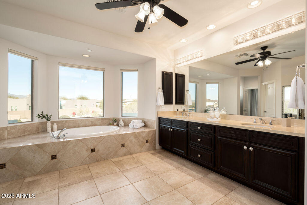 5528 E WINDSTONE Trail