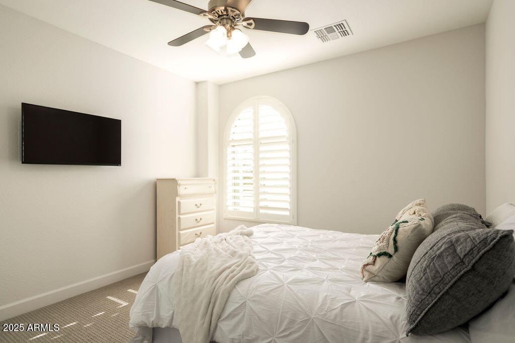 5528 E WINDSTONE Trail