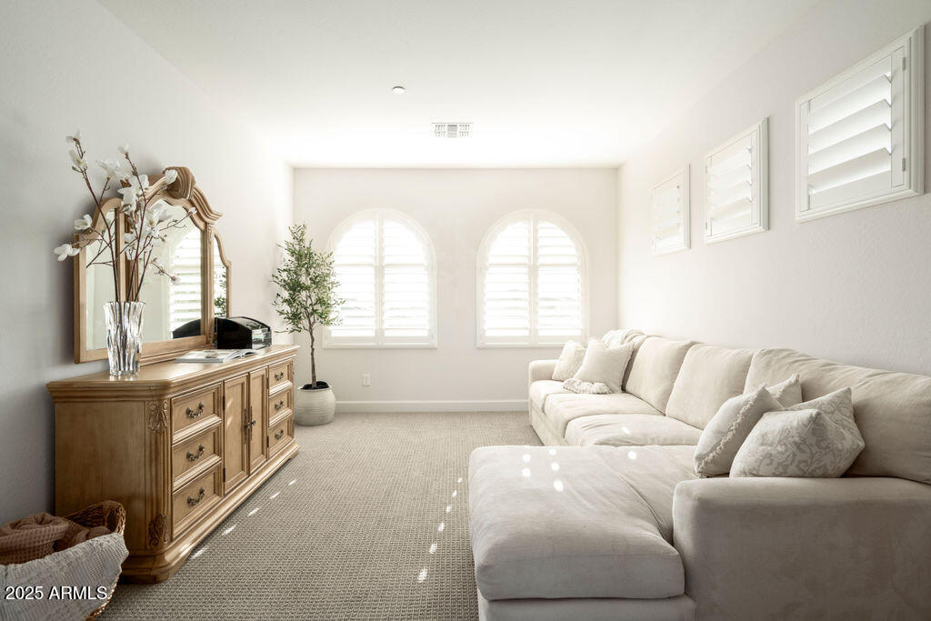 5528 E WINDSTONE Trail