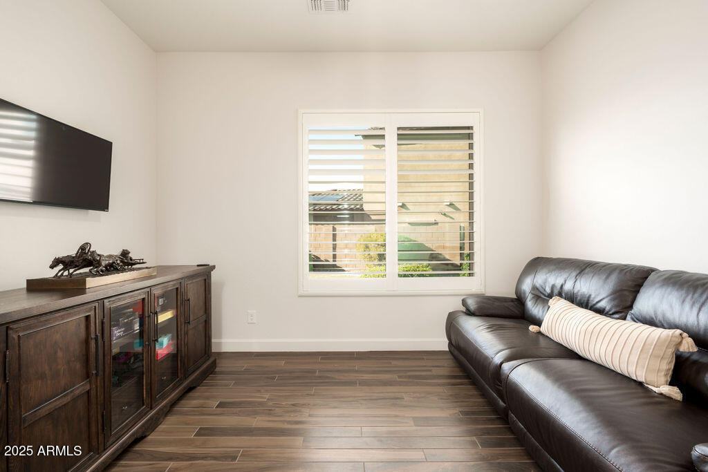 5528 E WINDSTONE Trail