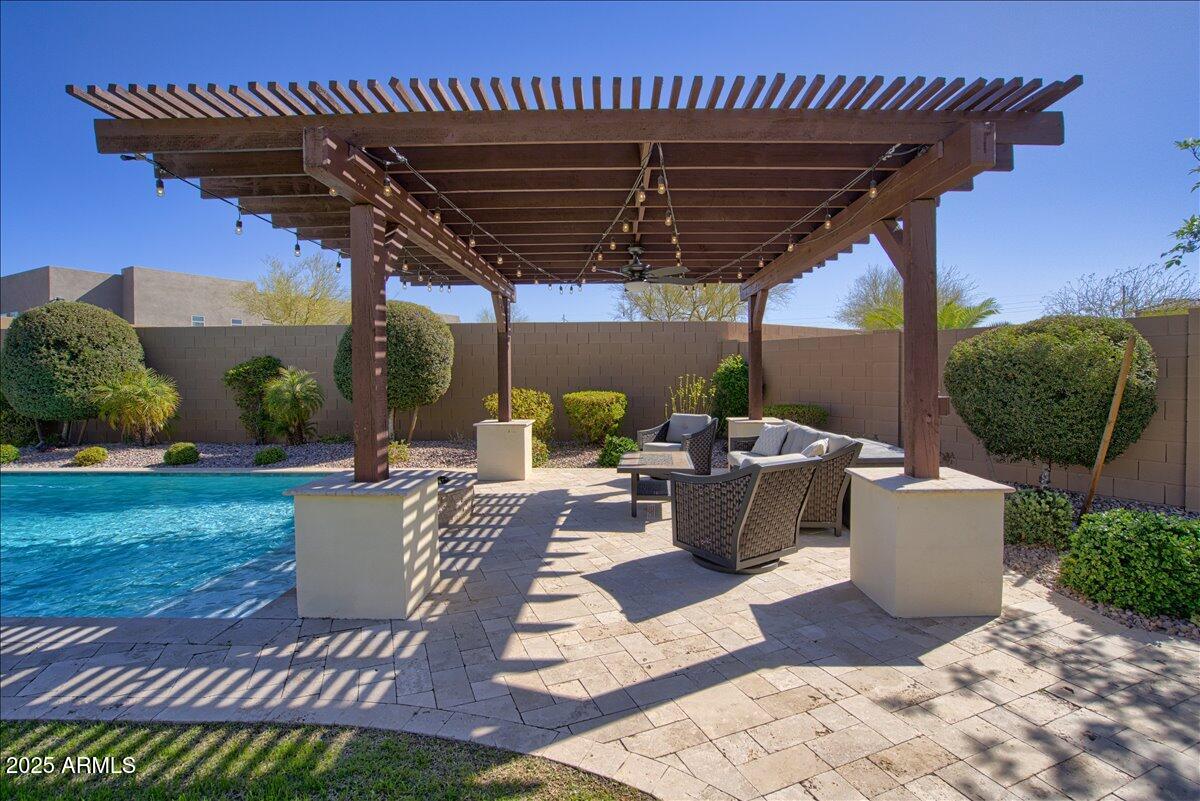 5528 E WINDSTONE Trail