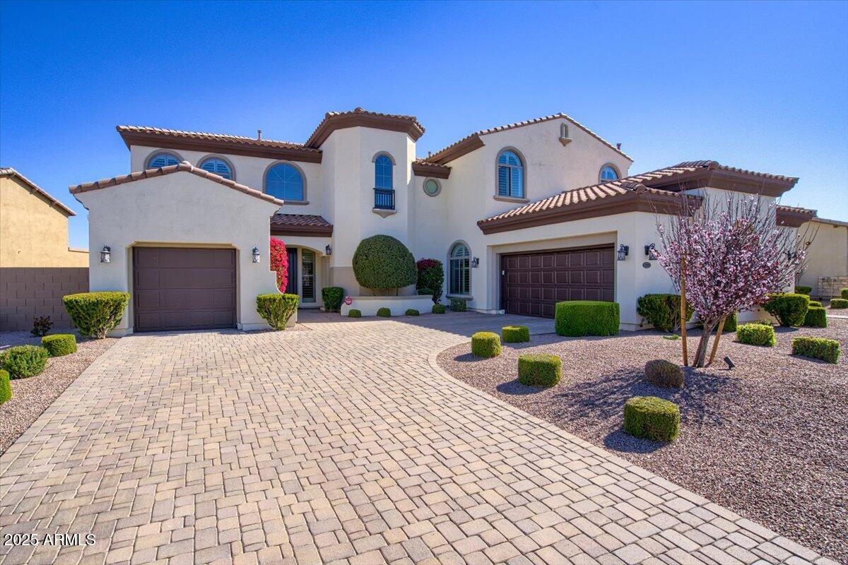 5528 E WINDSTONE Trail