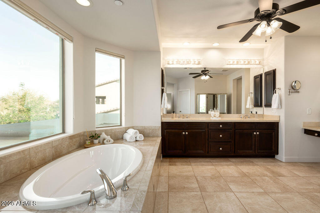 5528 E WINDSTONE Trail