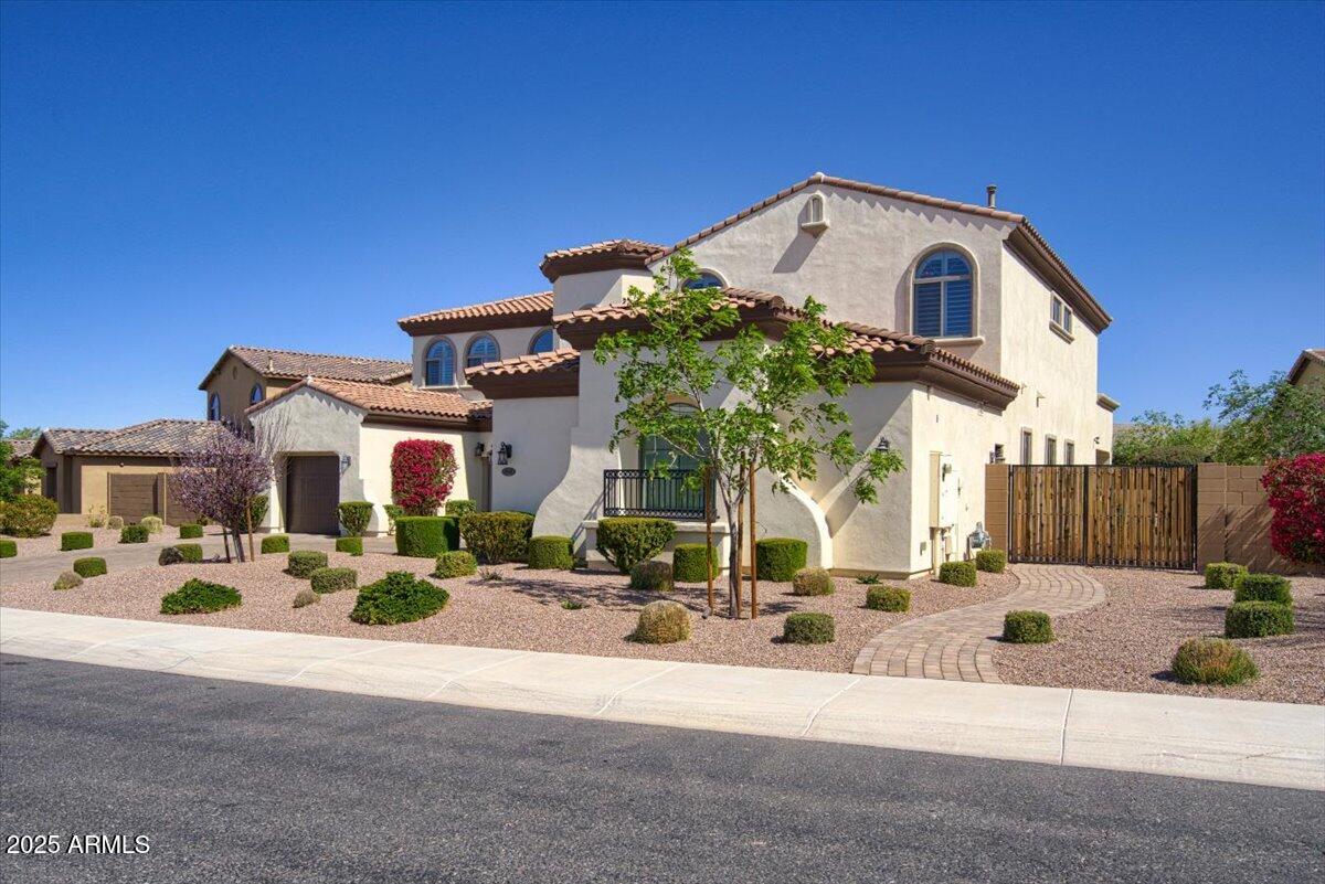 5528 E WINDSTONE Trail