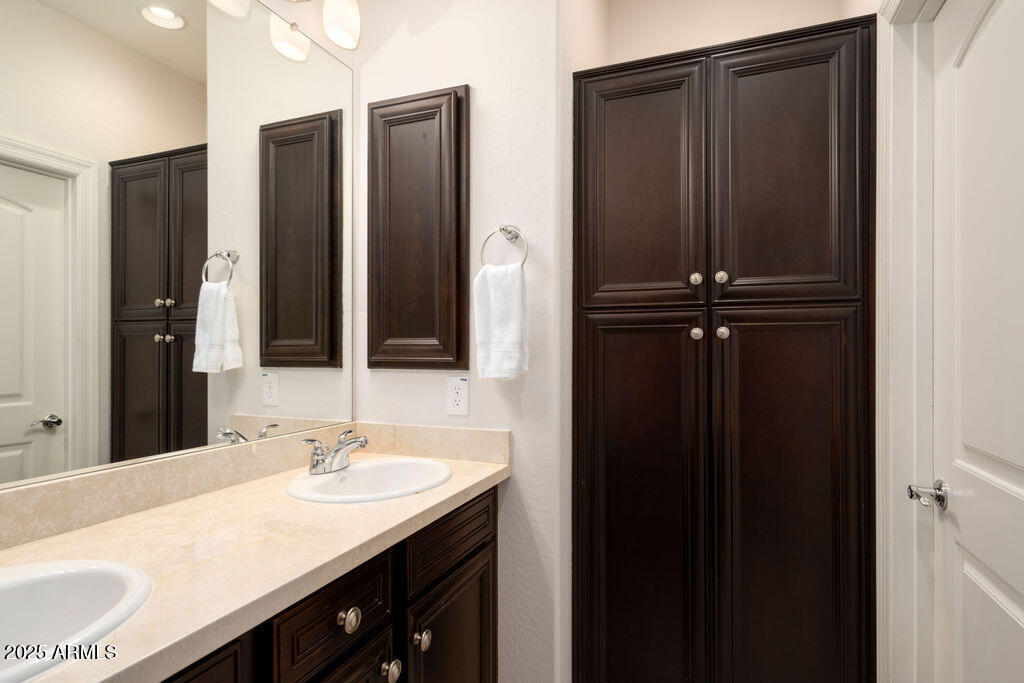 5528 E WINDSTONE Trail