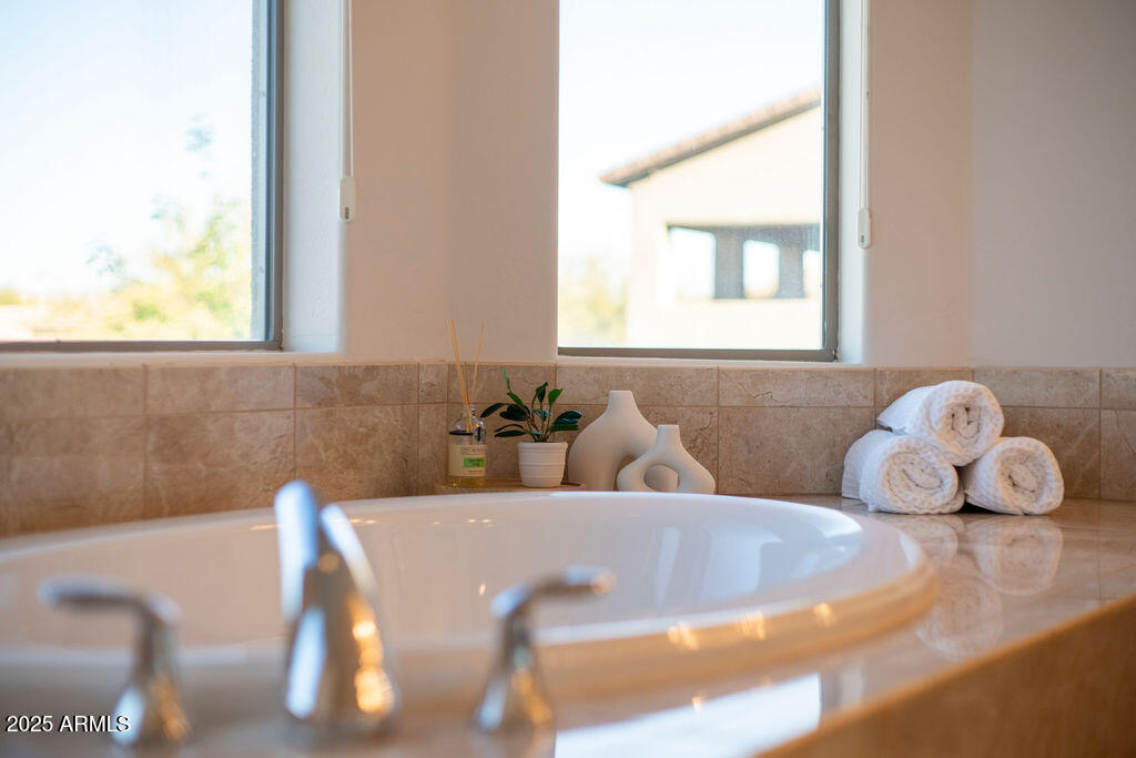 5528 E WINDSTONE Trail