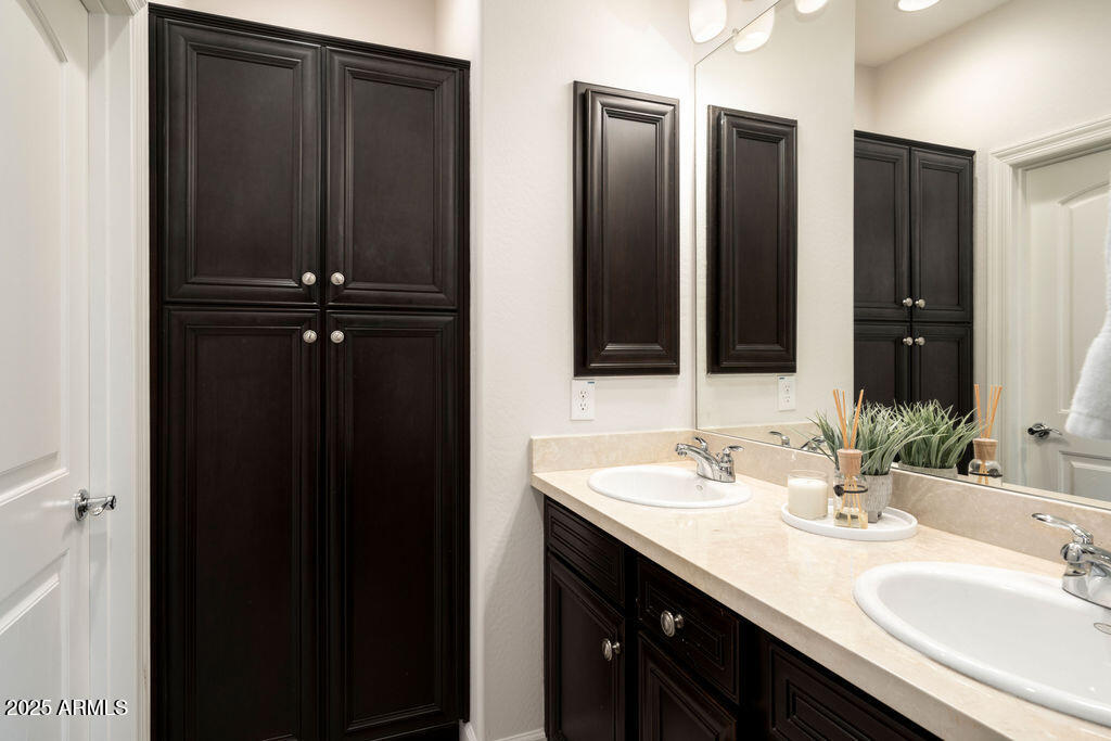 5528 E WINDSTONE Trail