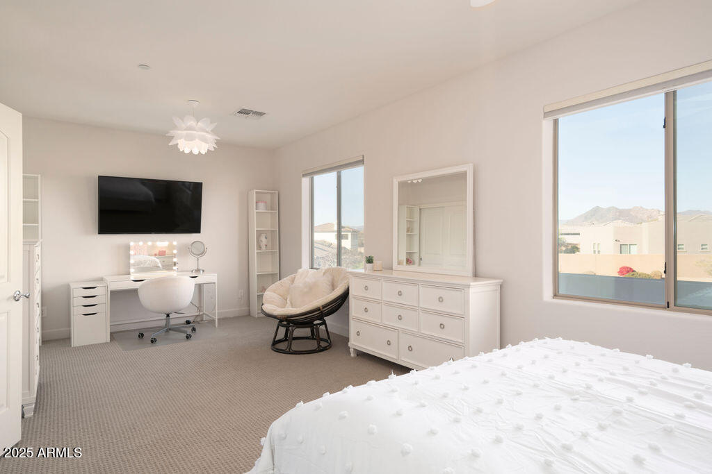 5528 E WINDSTONE Trail