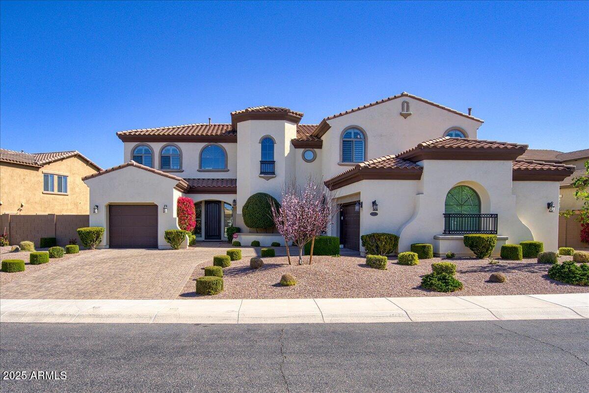 5528 E WINDSTONE Trail