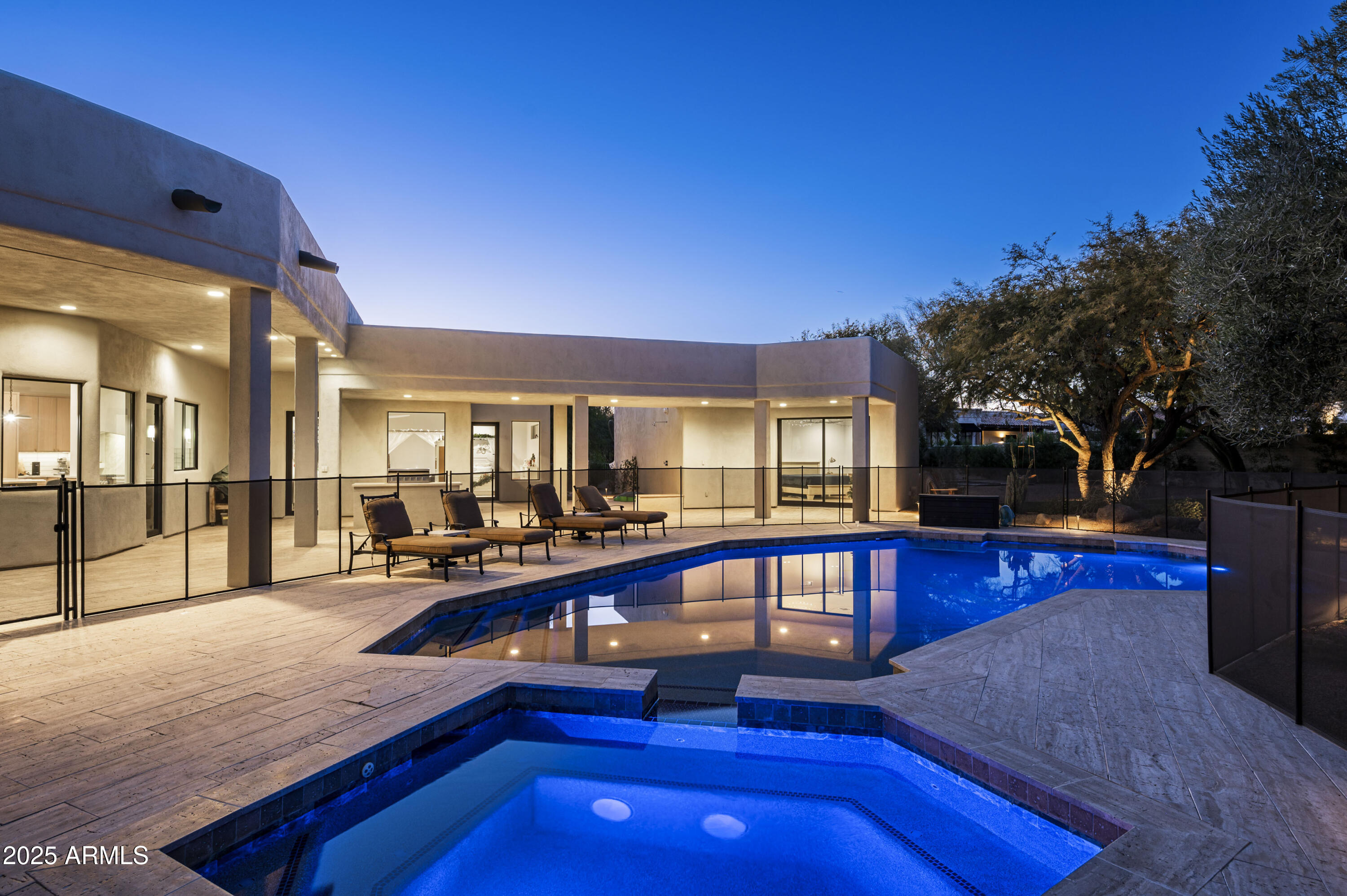 8250 E VIA DEL SOL Drive