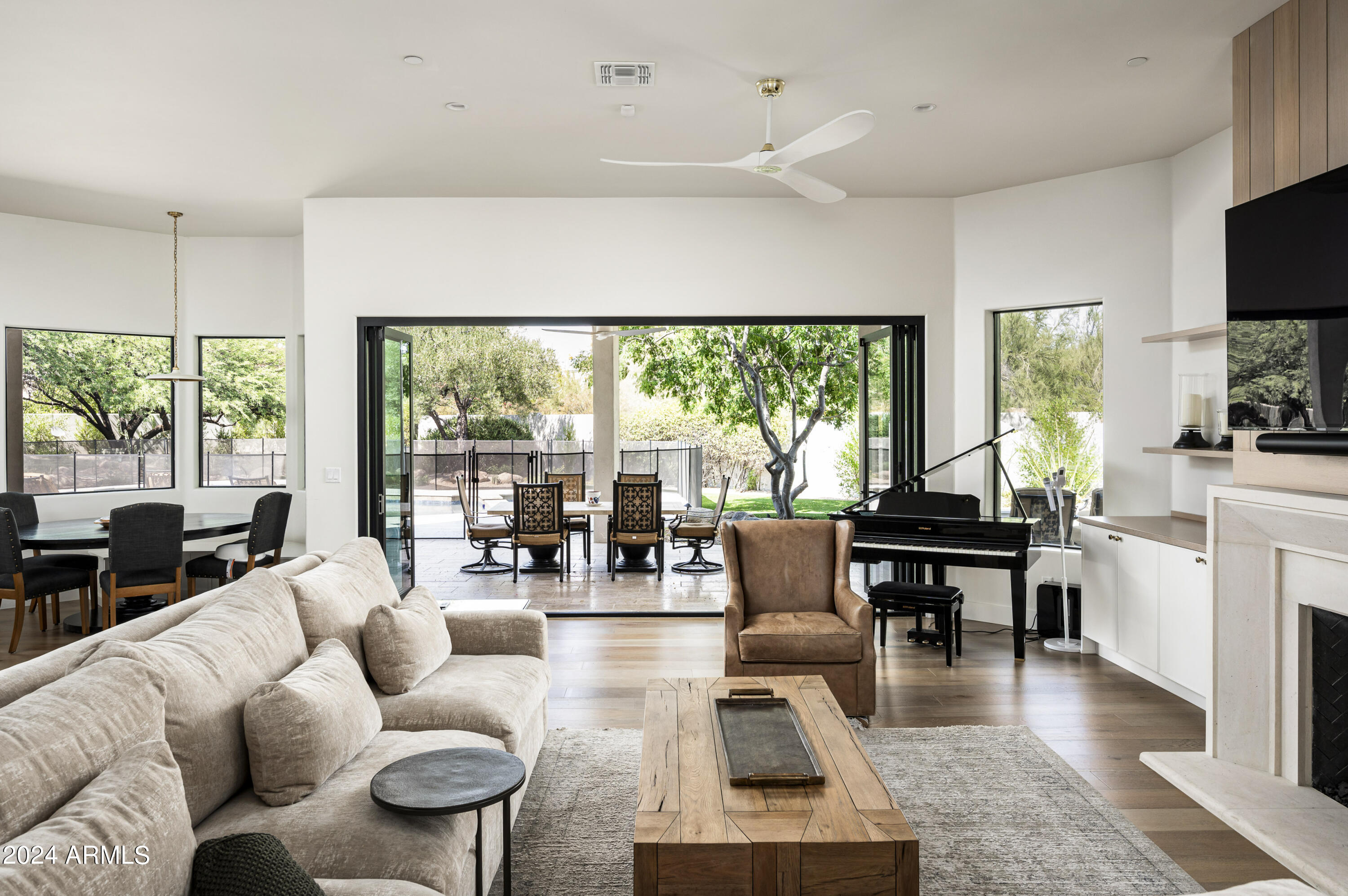 8250 E VIA DEL SOL Drive