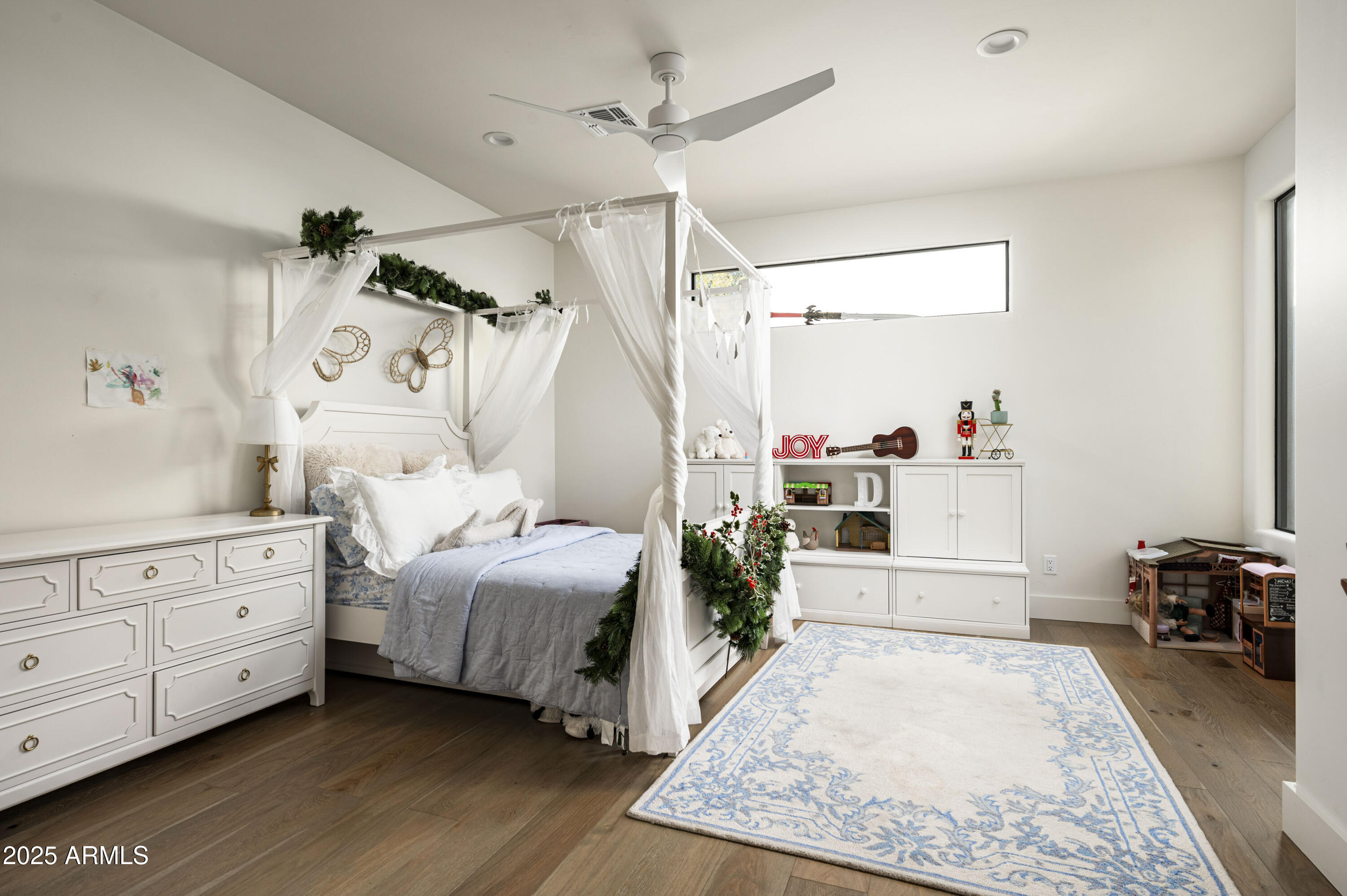 8250 E VIA DEL SOL Drive