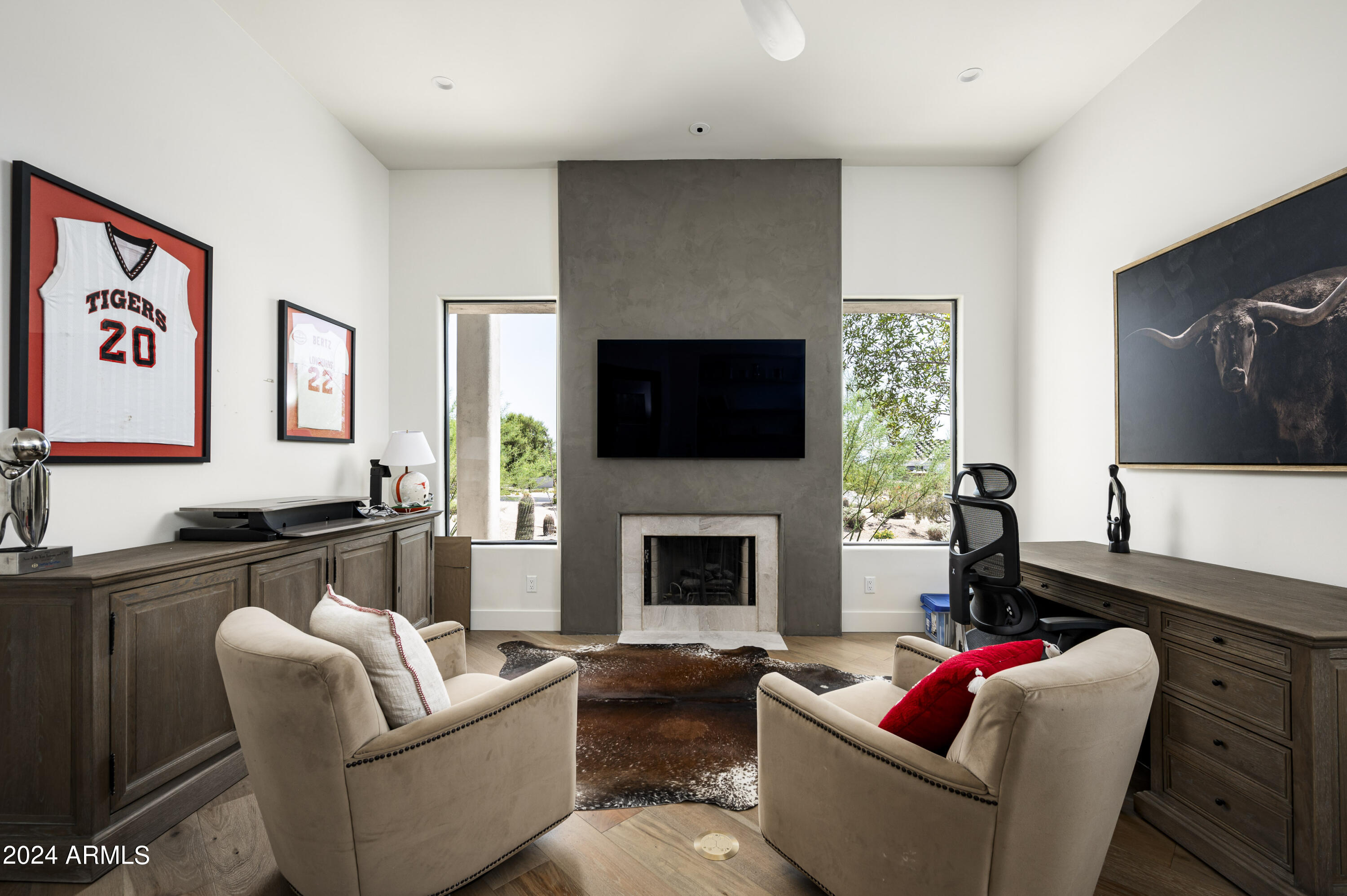 8250 E VIA DEL SOL Drive