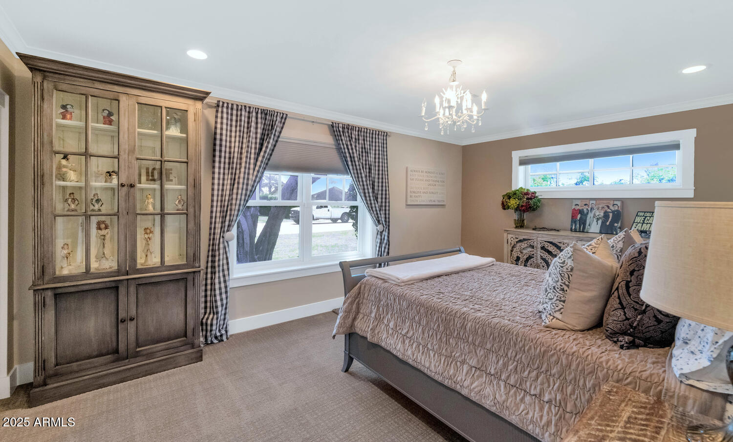 6228 E CALLE DEL MEDIA --