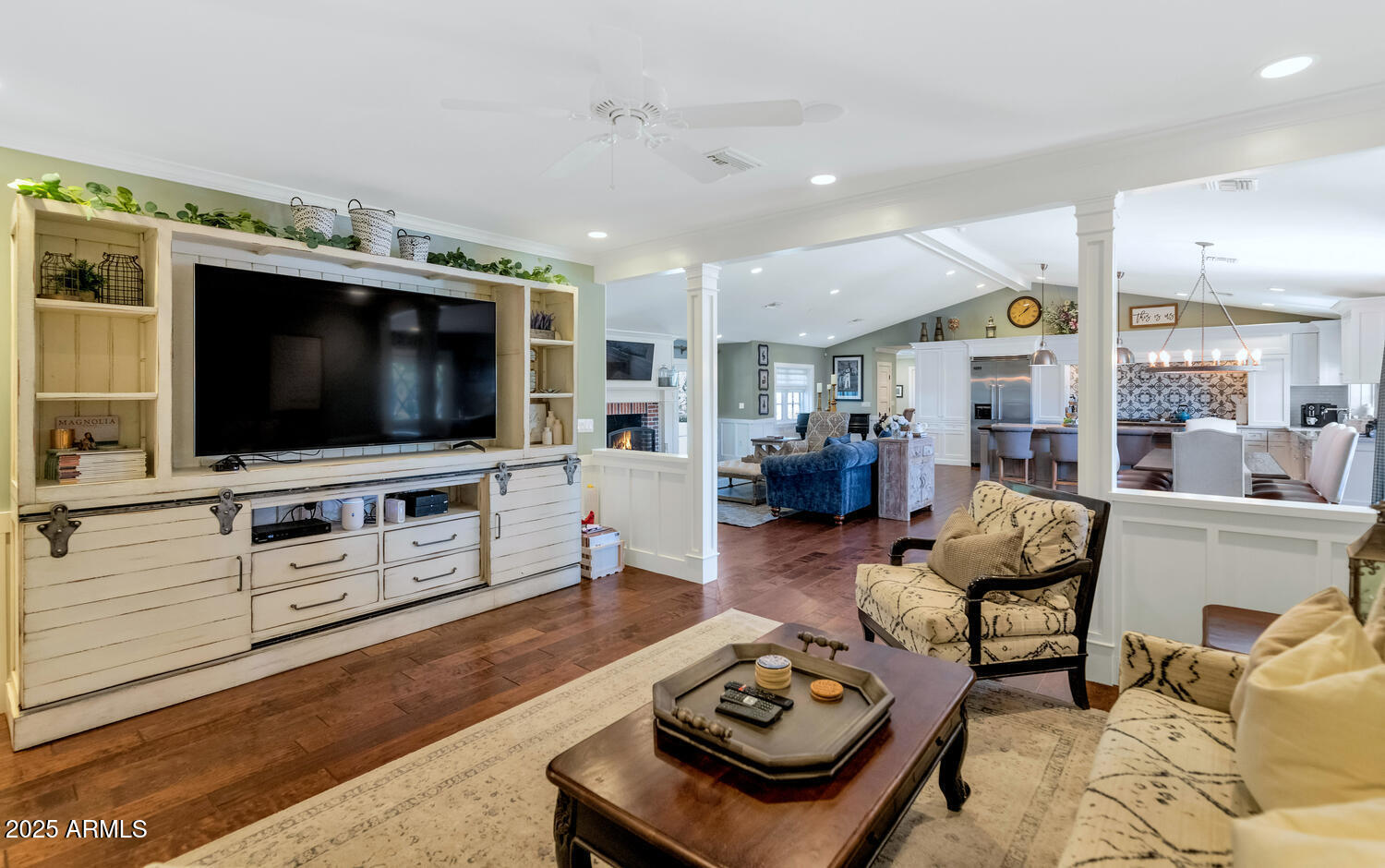 6228 E CALLE DEL MEDIA --