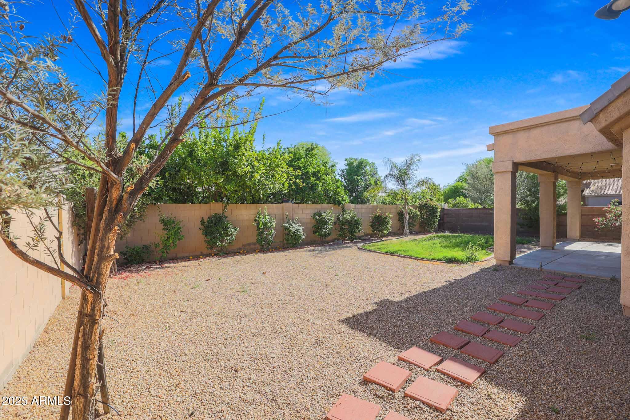 6407 E MARILYN Road