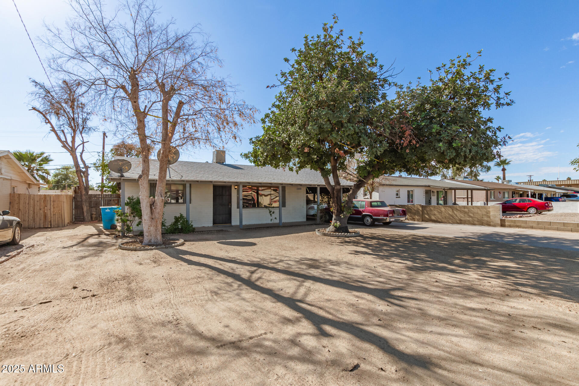 2335 W TUCKEY Lane