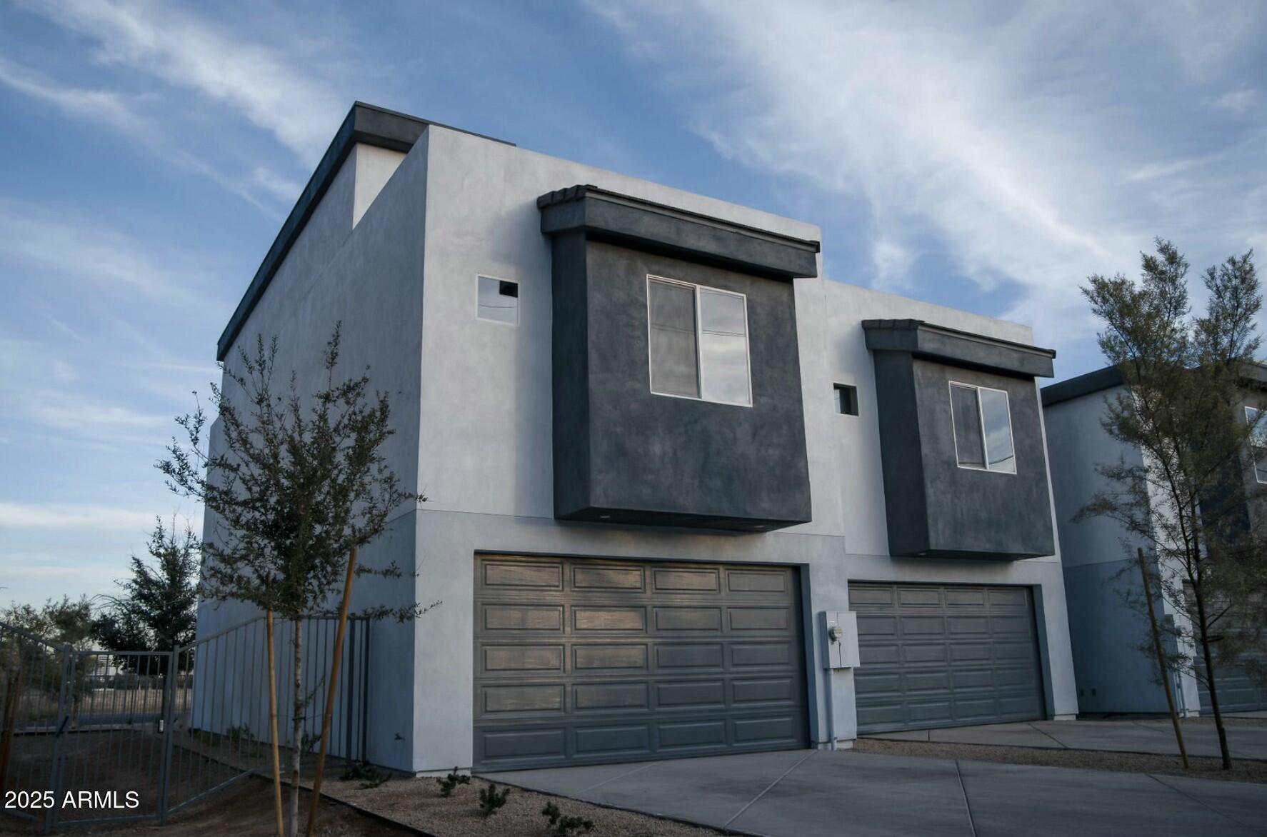 2830 N 19TH Avenue