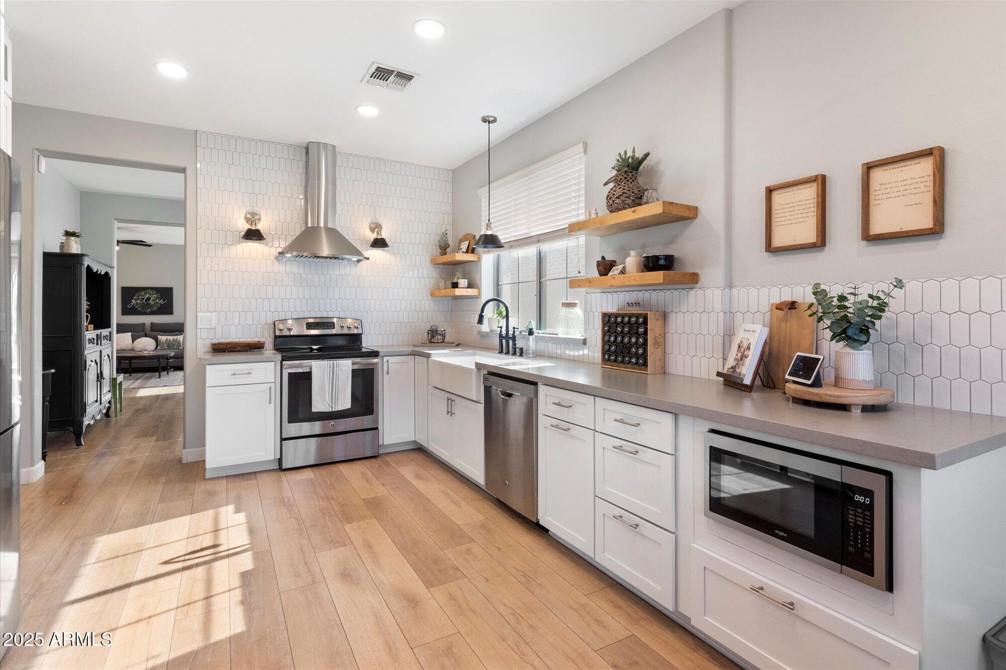 42949 N VOYAGE Trail