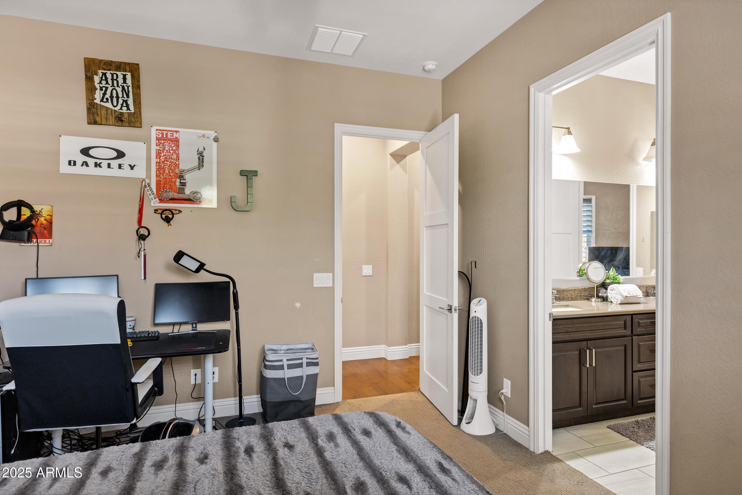 1783 E DESERT BROOM Place