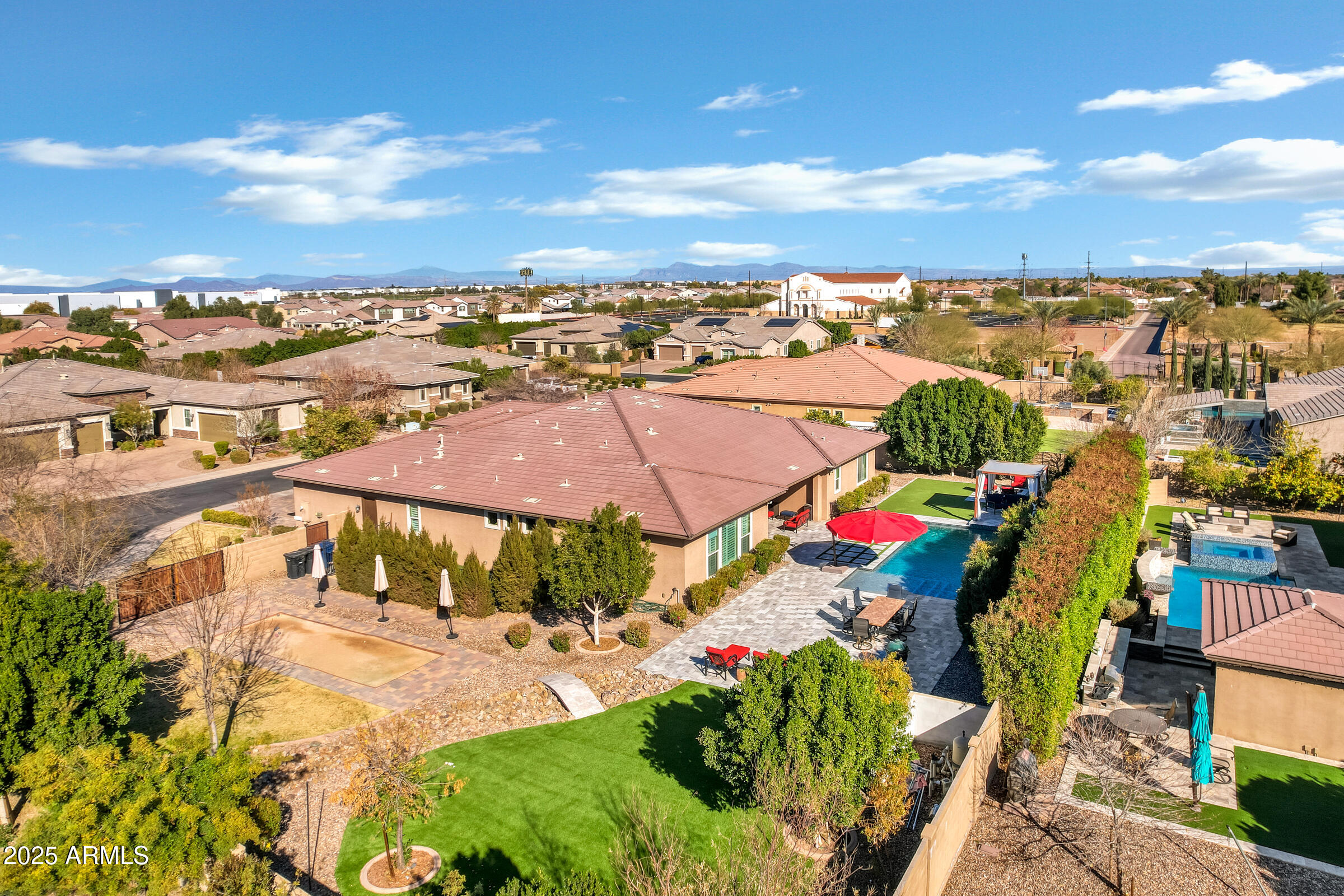 1783 E DESERT BROOM Place