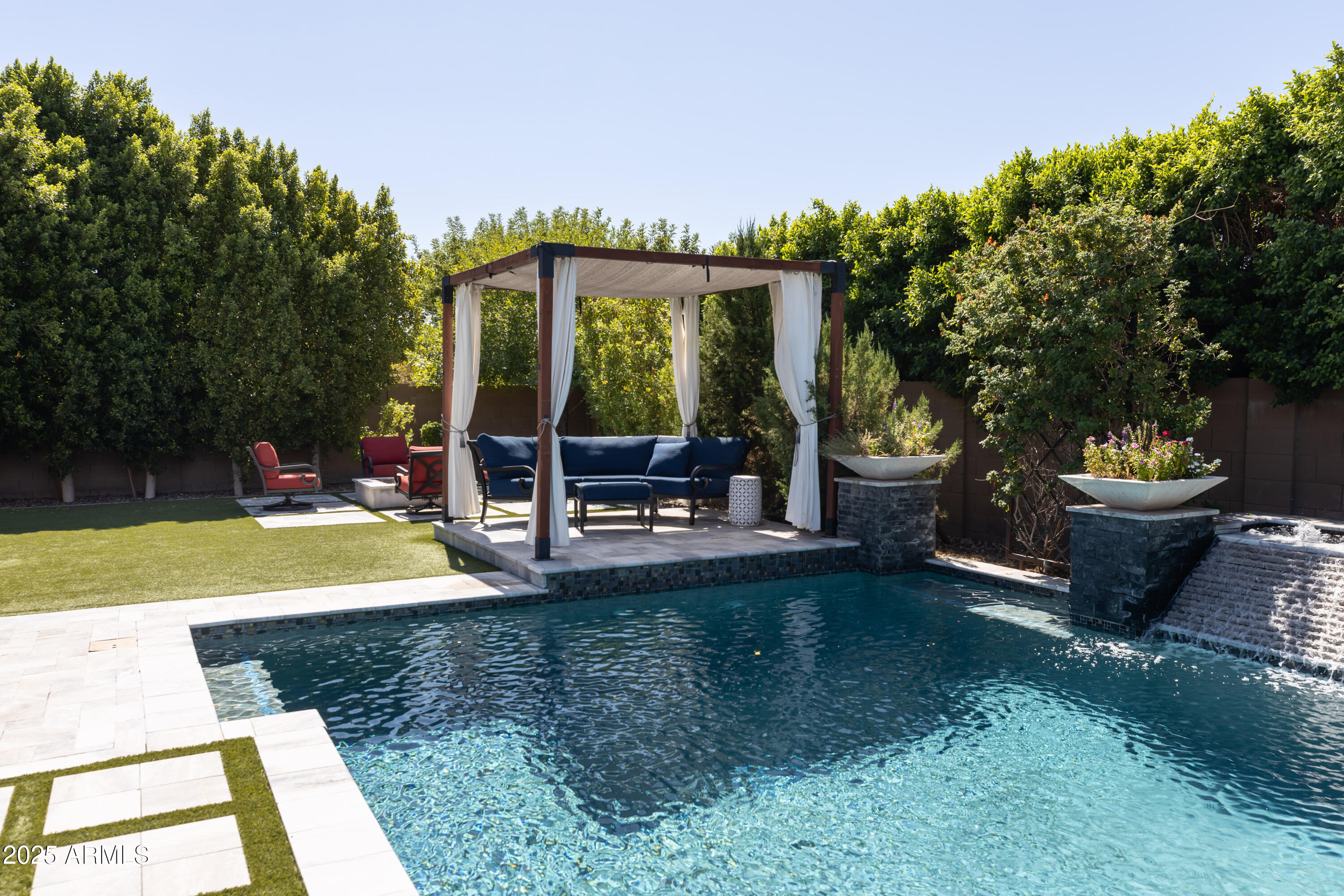 1783 E DESERT BROOM Place