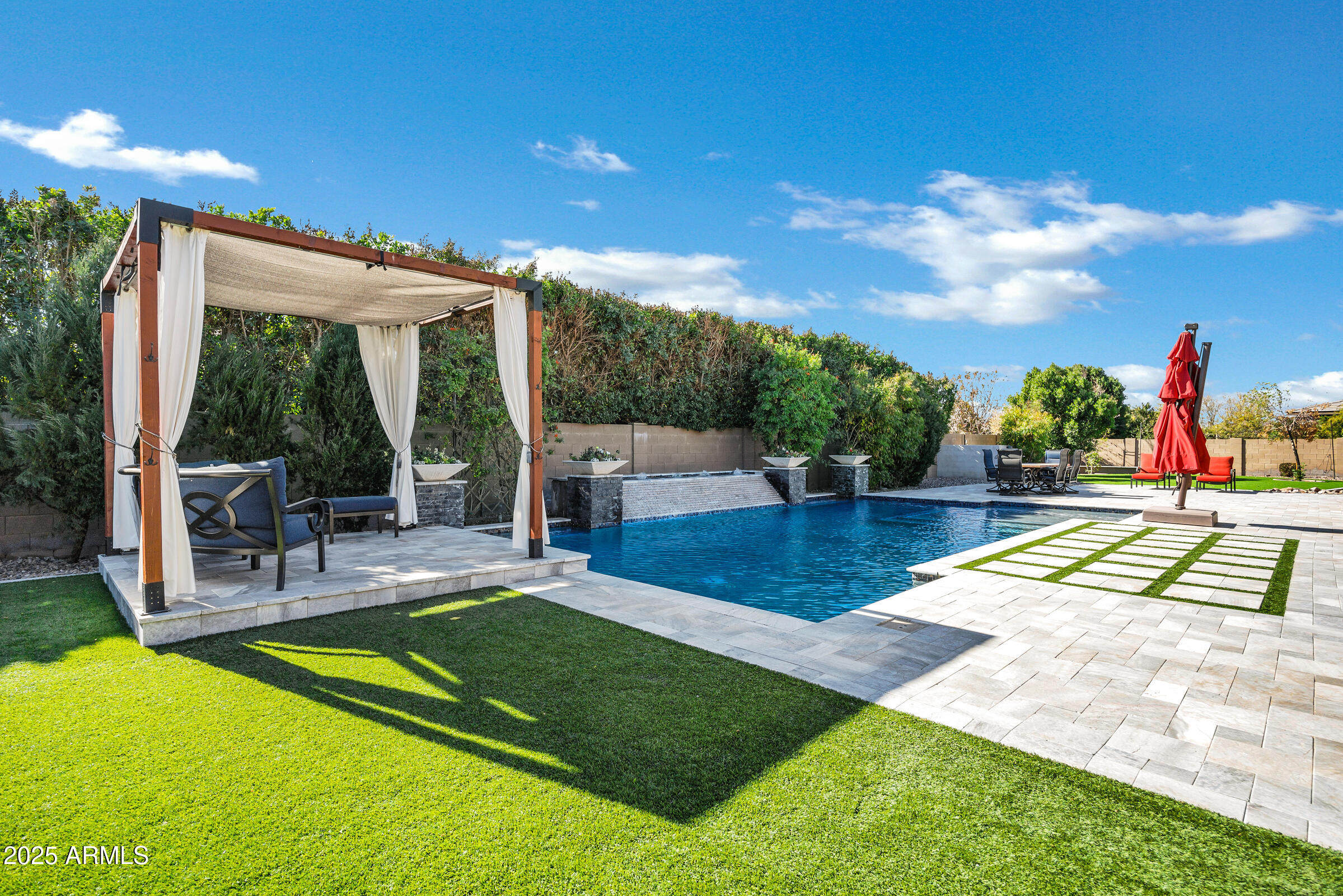 1783 E DESERT BROOM Place