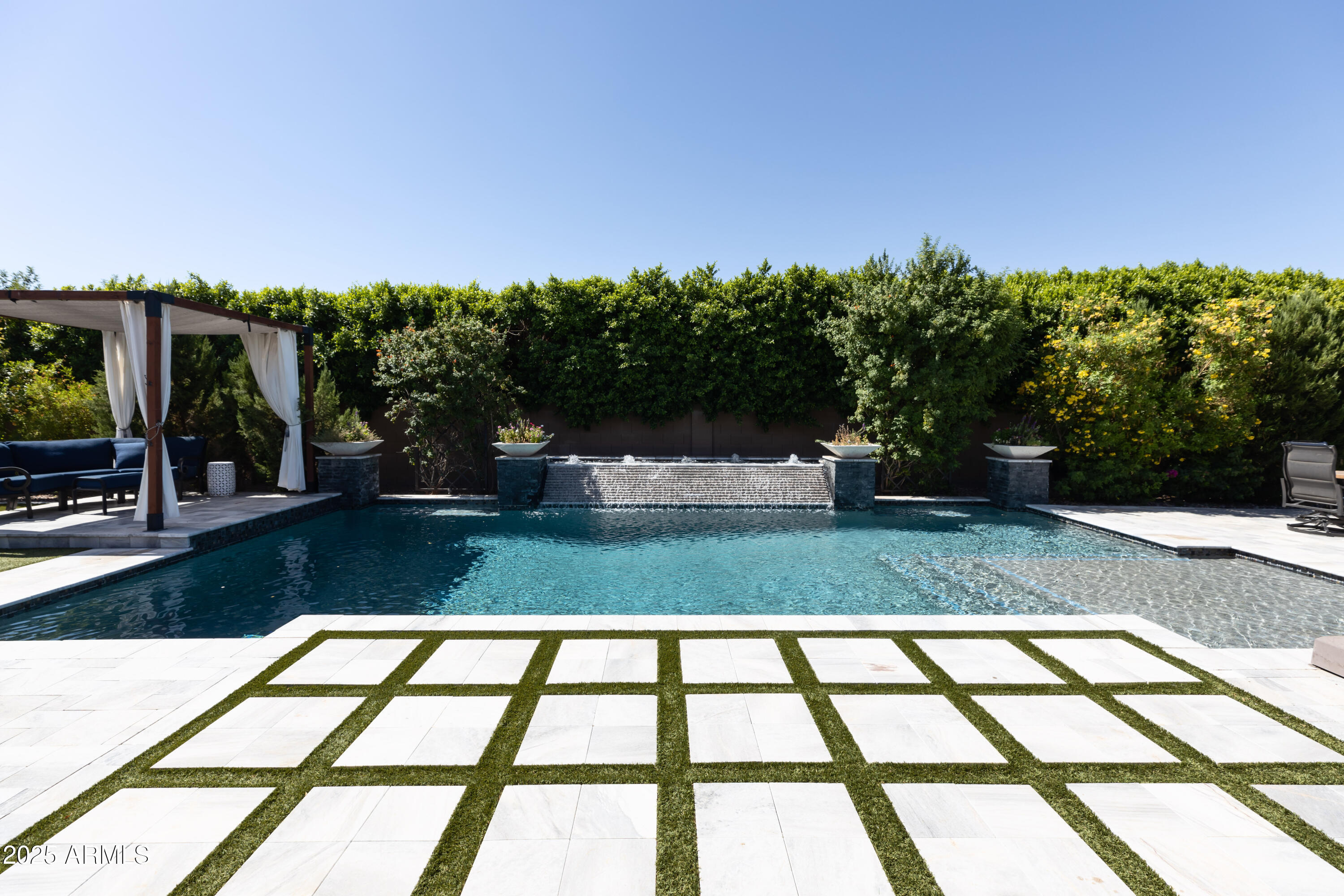 1783 E DESERT BROOM Place