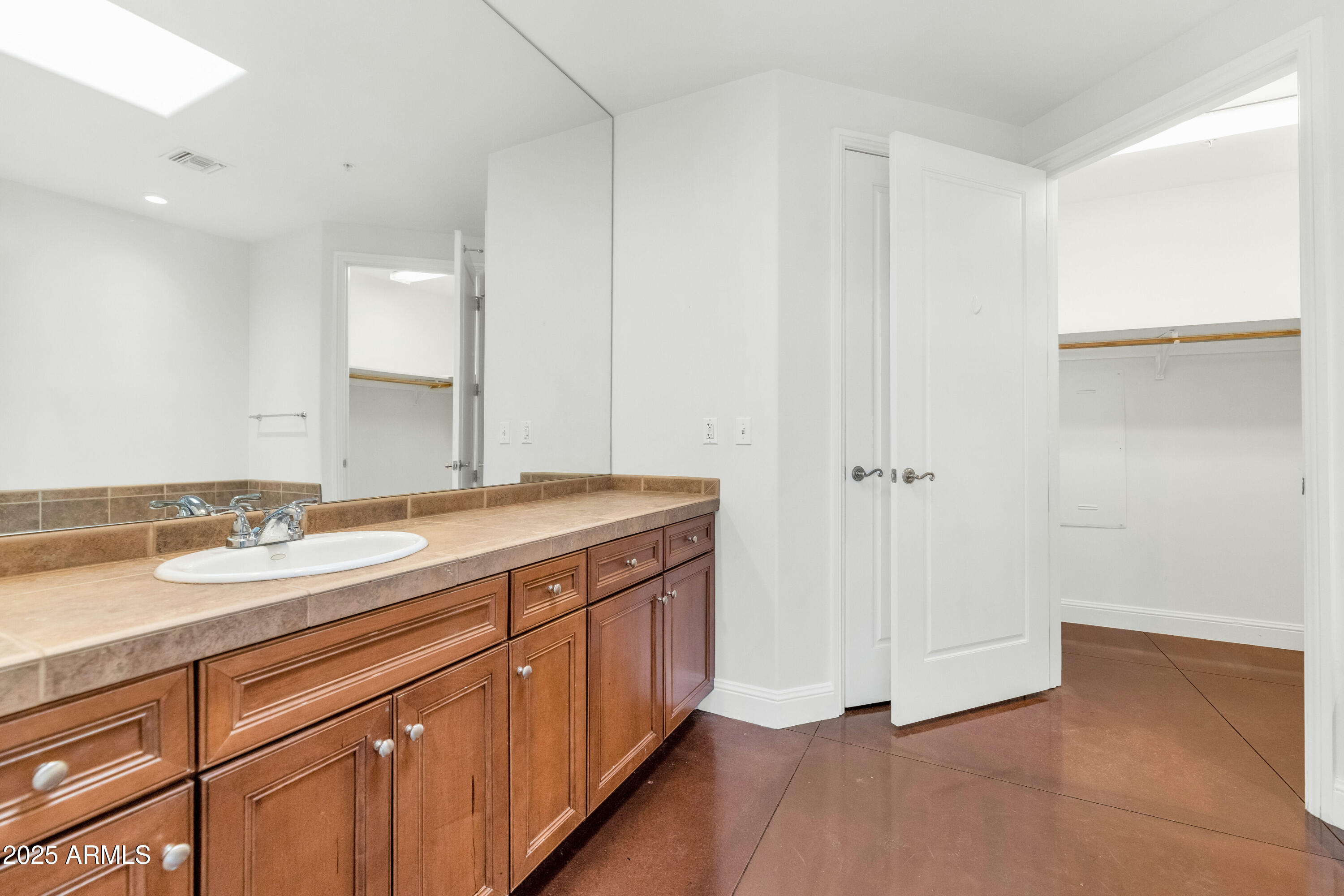 7039 E MAIN Street # A206