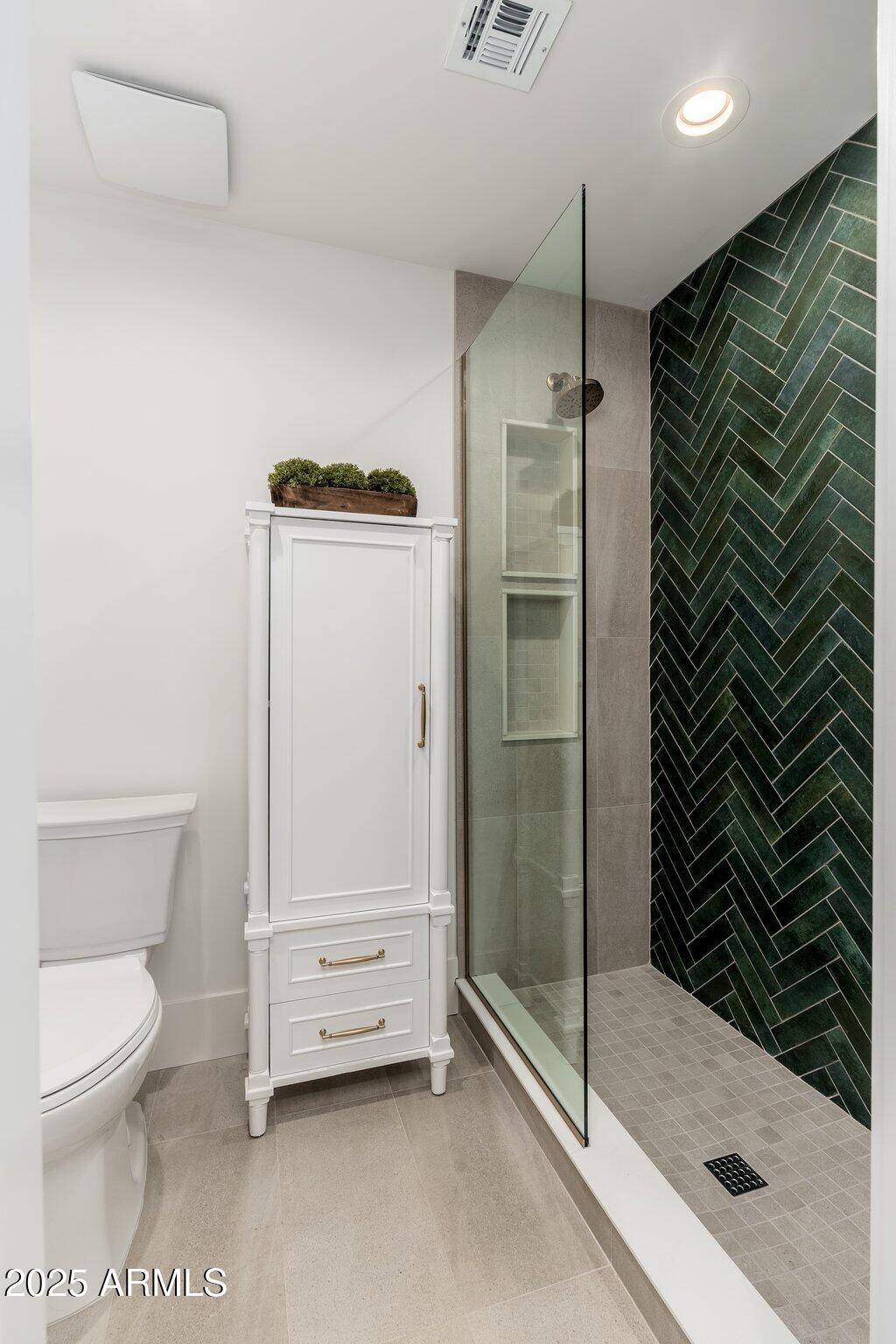 3427 E CAMPBELL Avenue