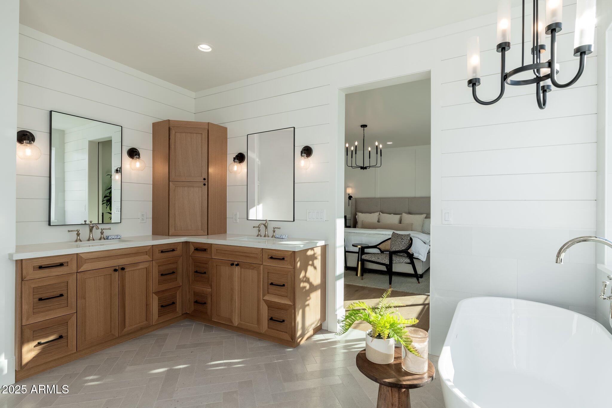 3427 E CAMPBELL Avenue