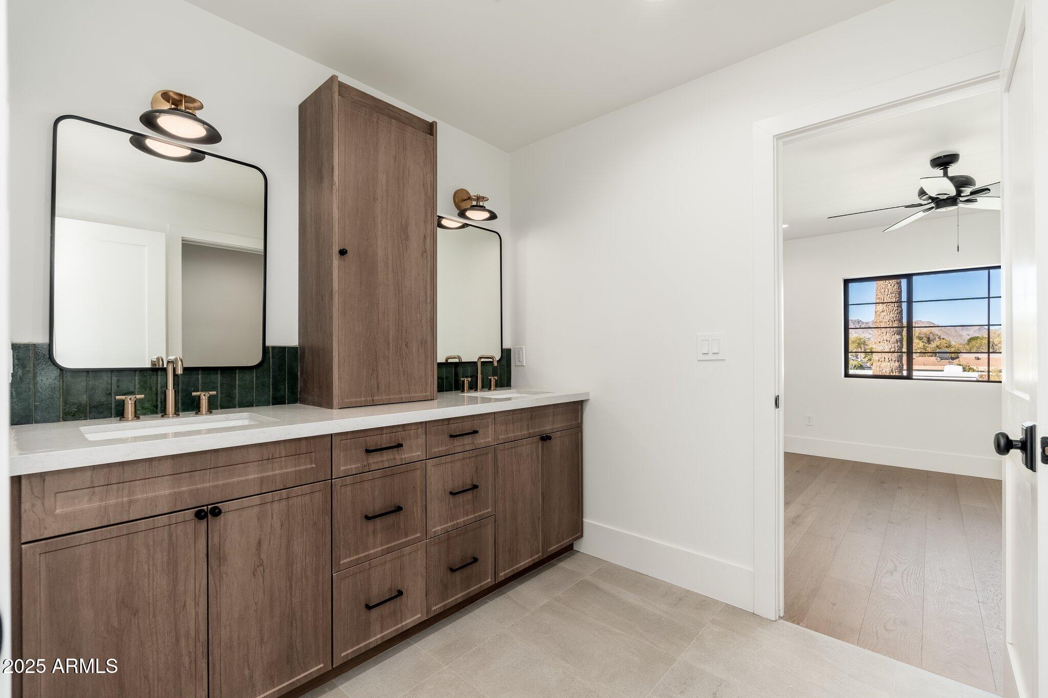 3427 E CAMPBELL Avenue