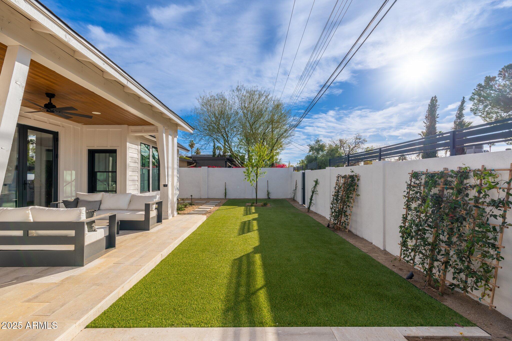 3427 E CAMPBELL Avenue