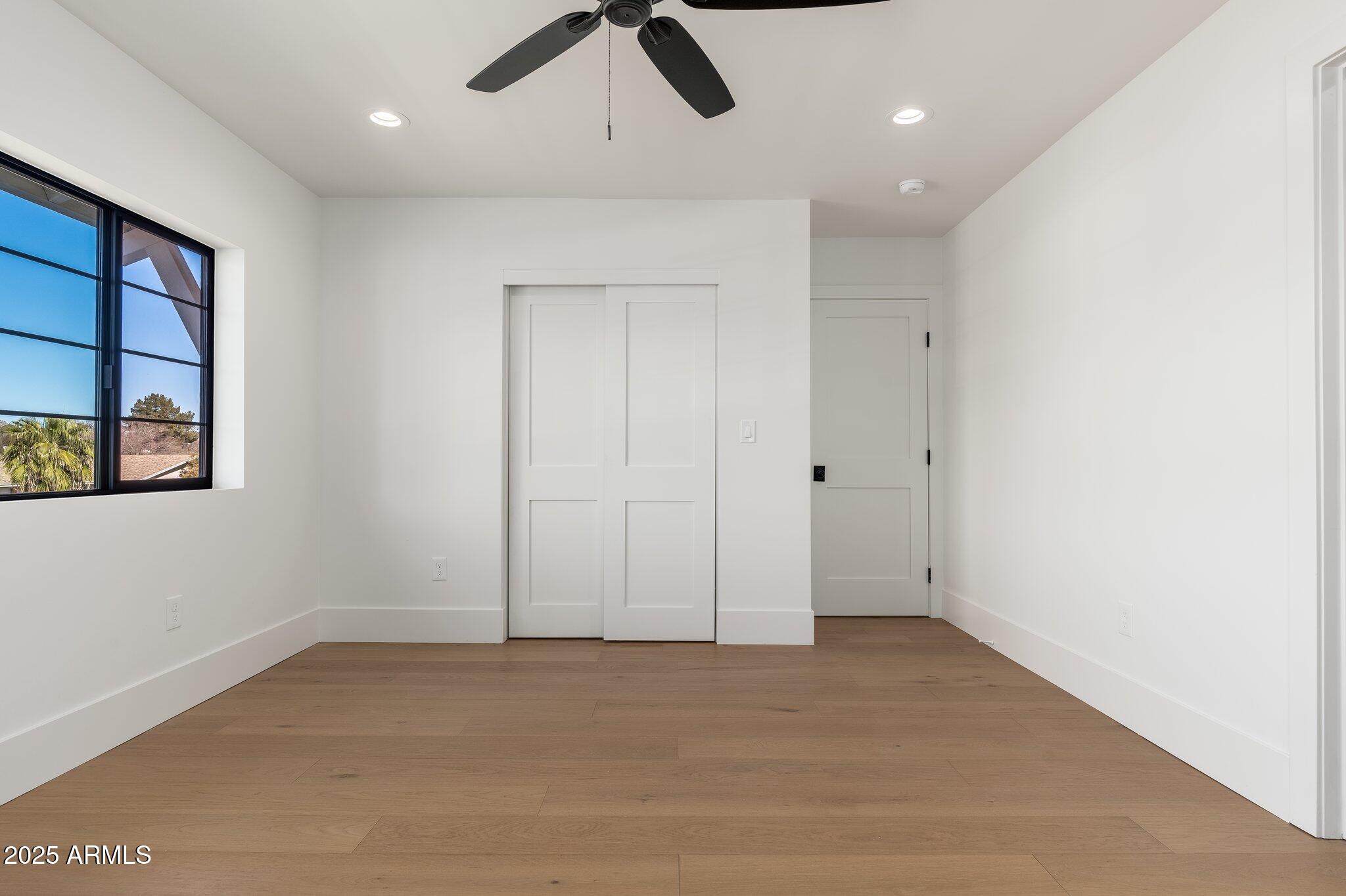 3427 E CAMPBELL Avenue