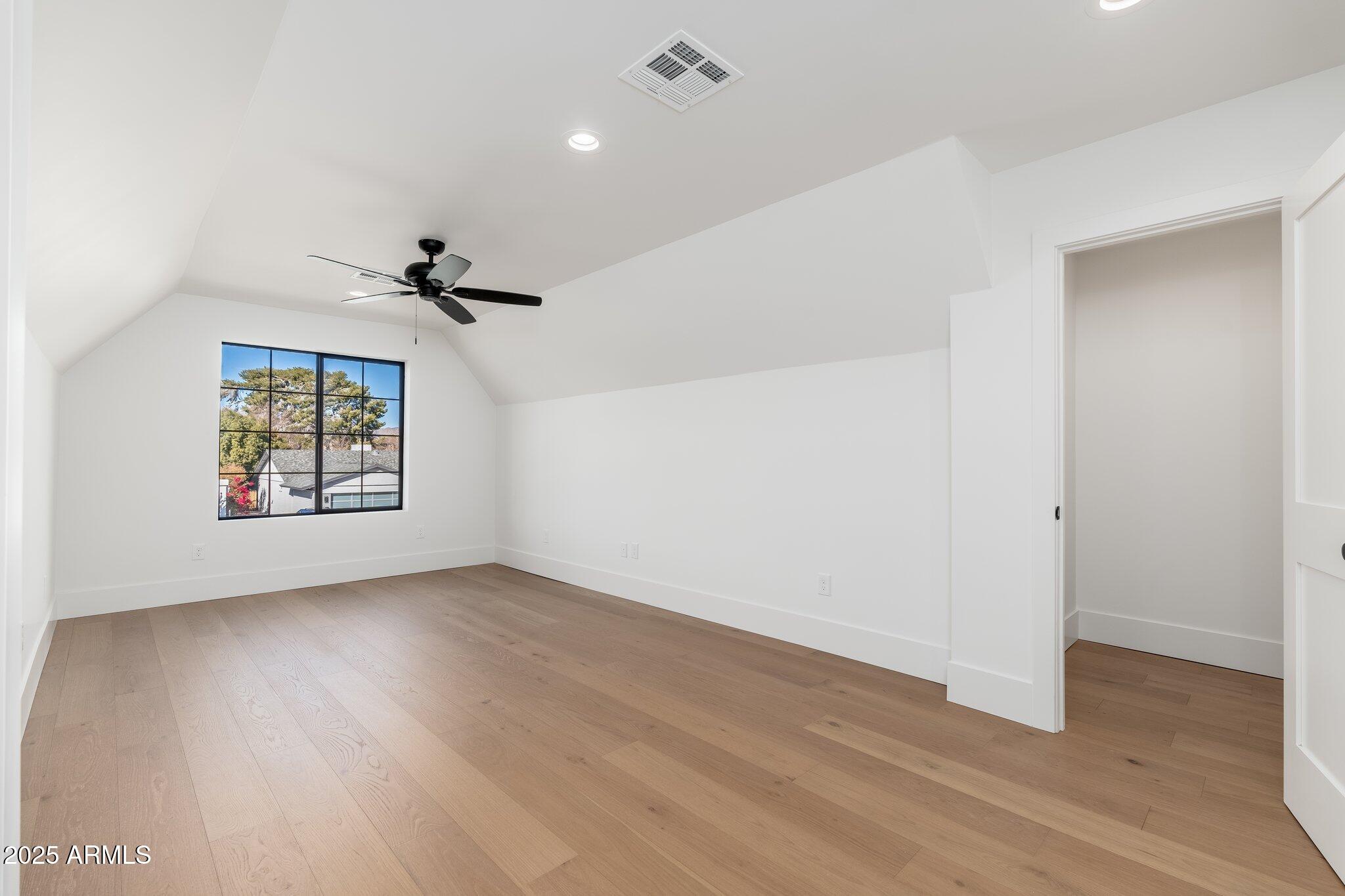 3427 E CAMPBELL Avenue