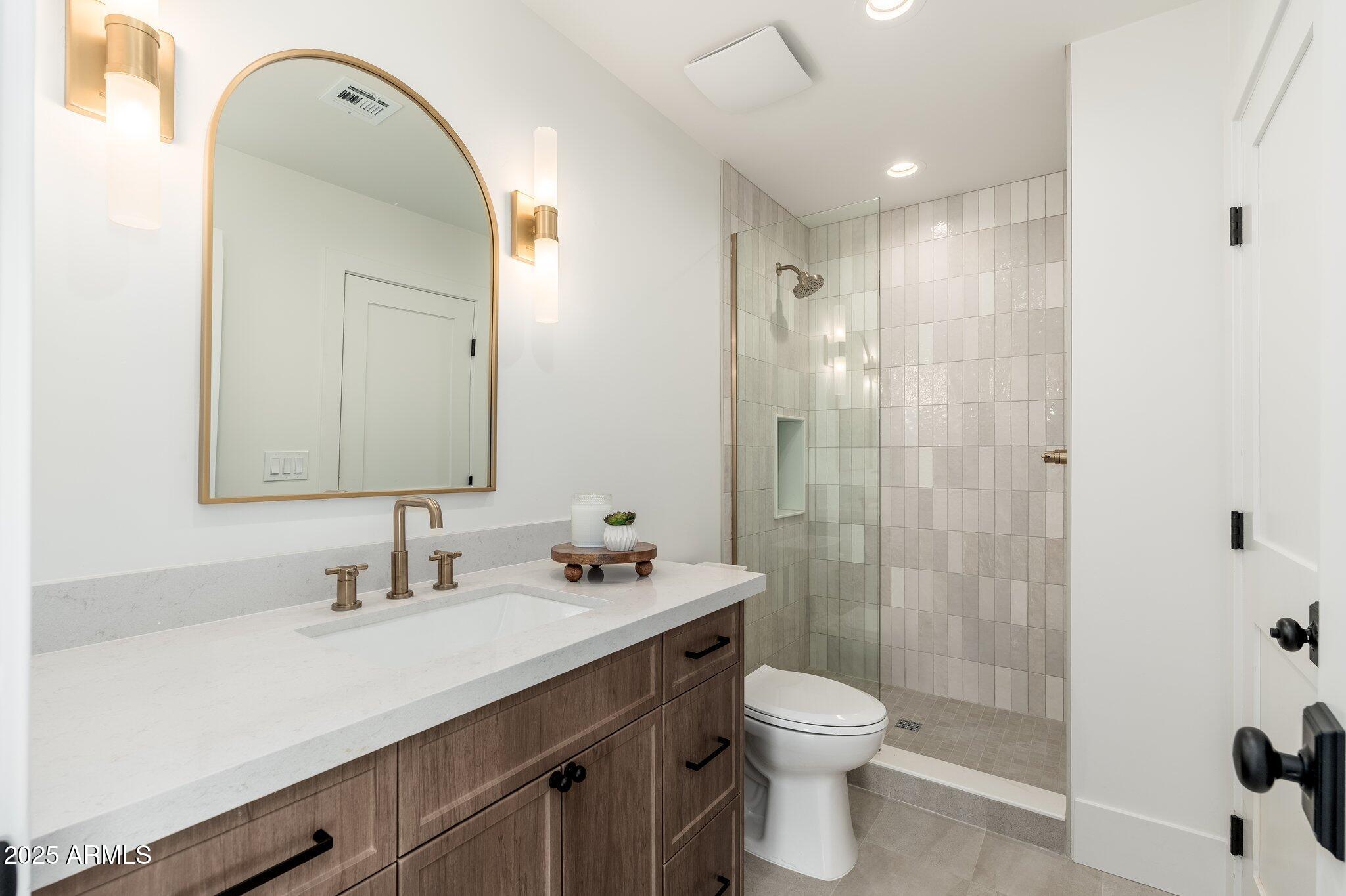 3427 E CAMPBELL Avenue