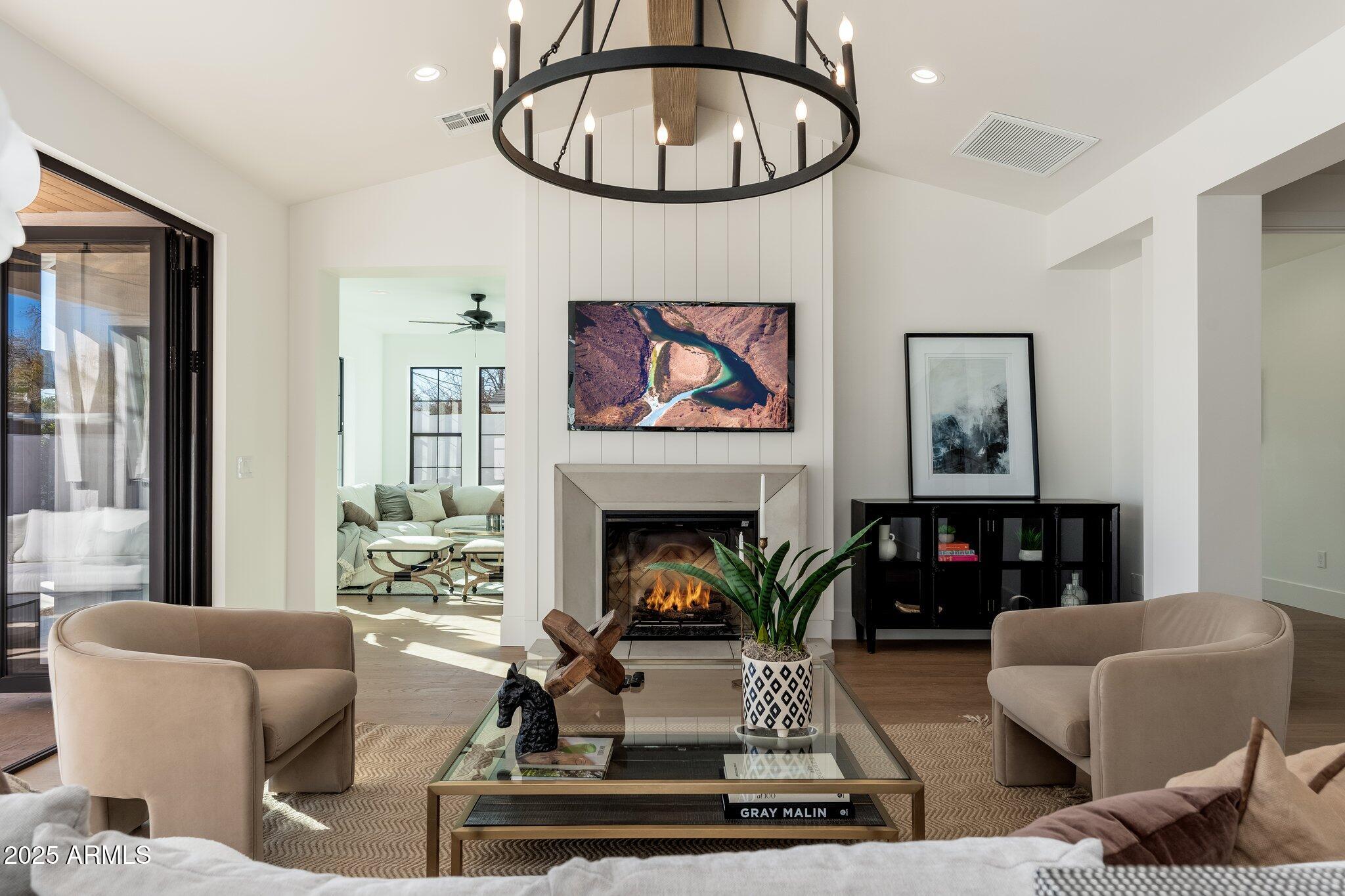 3427 E CAMPBELL Avenue