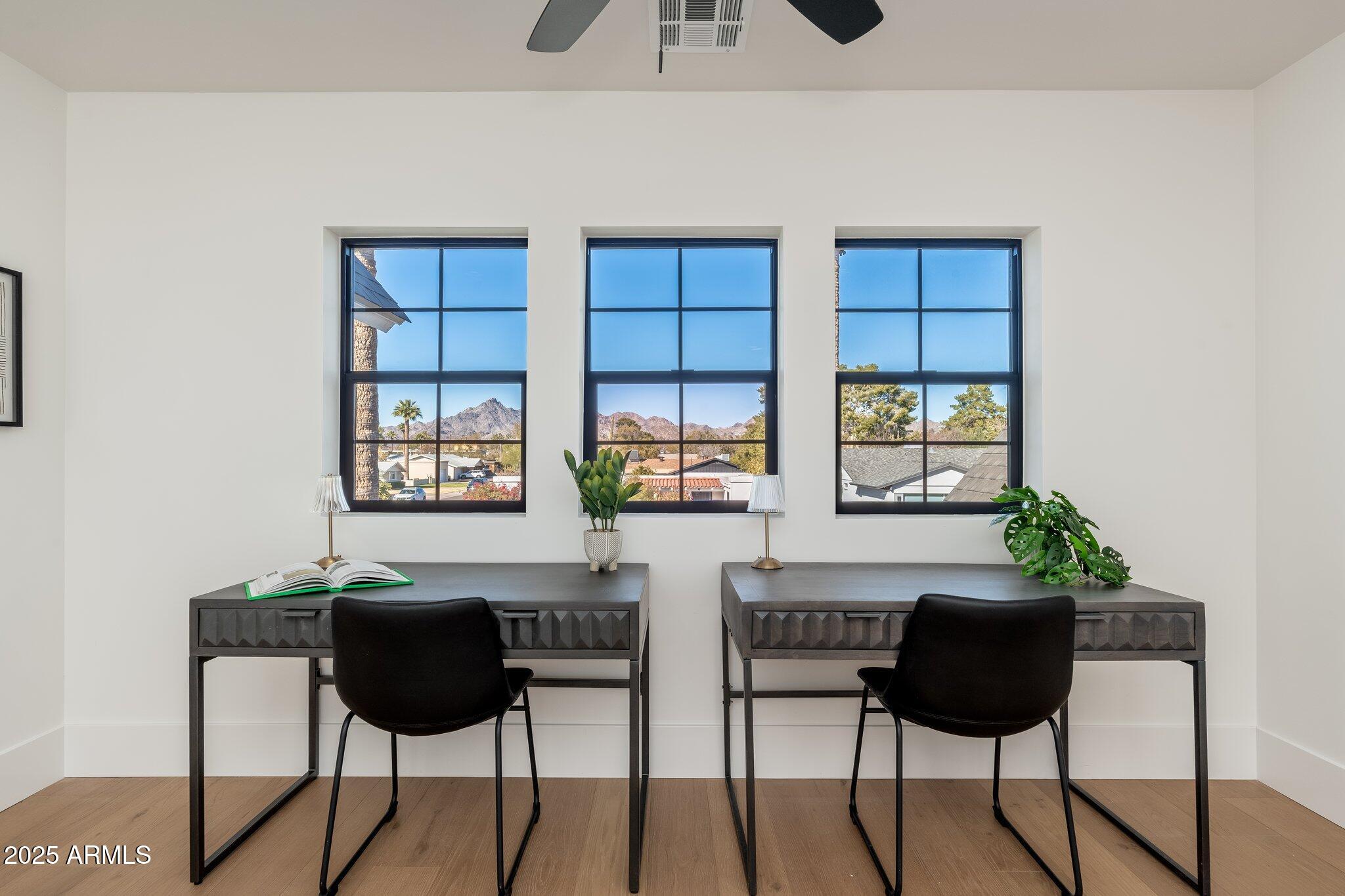 3427 E CAMPBELL Avenue