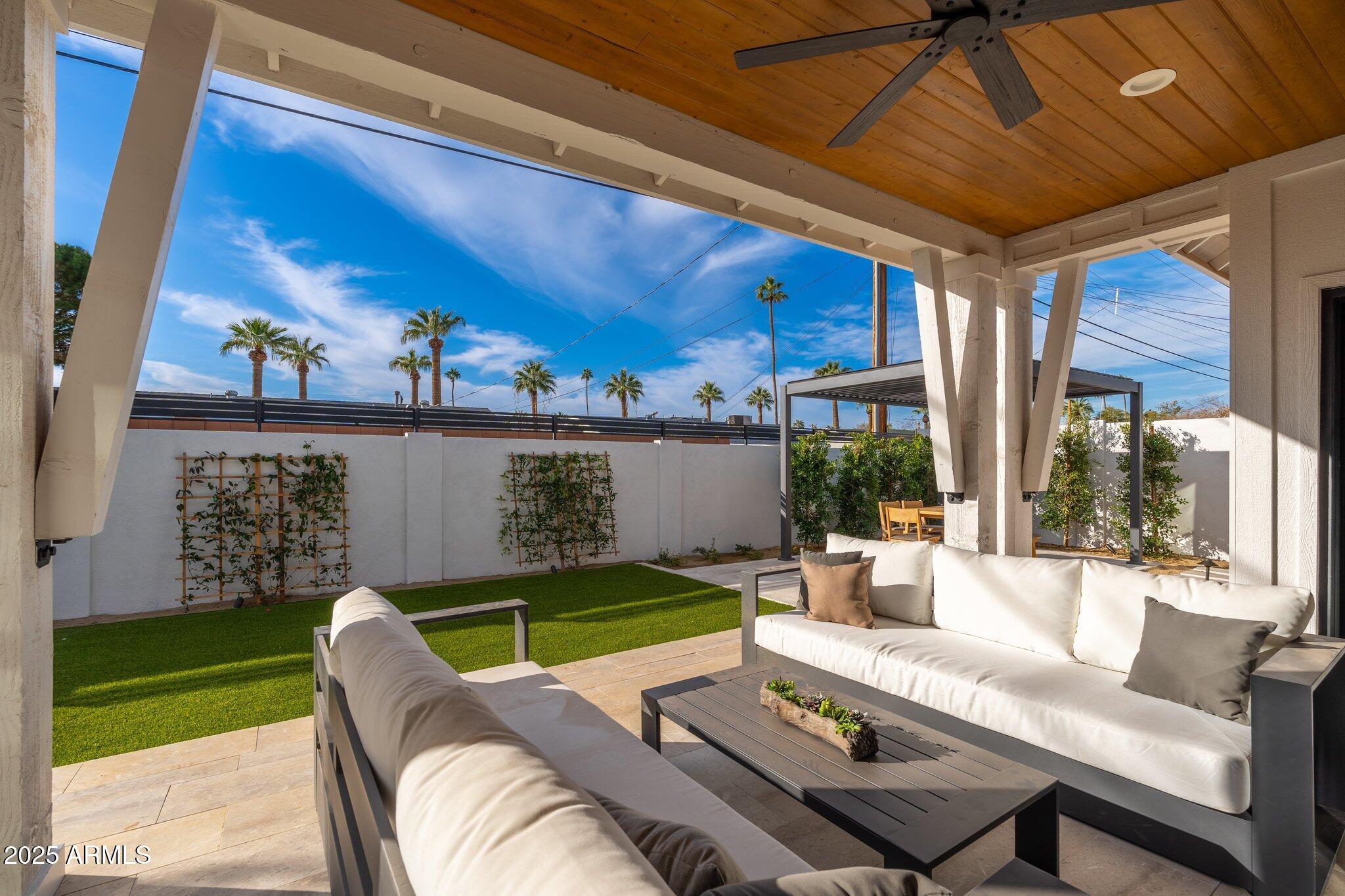 3427 E CAMPBELL Avenue