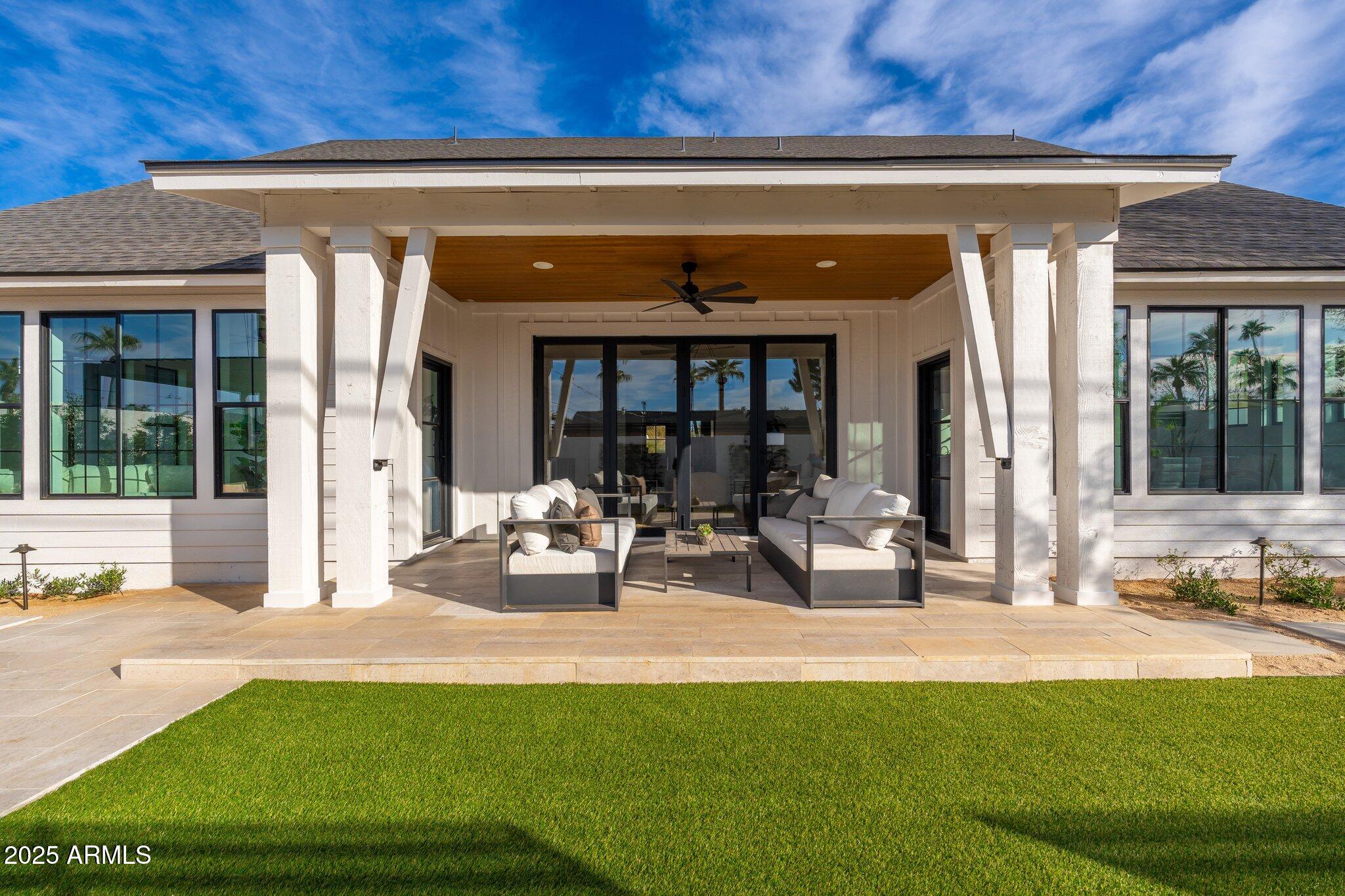 3427 E CAMPBELL Avenue