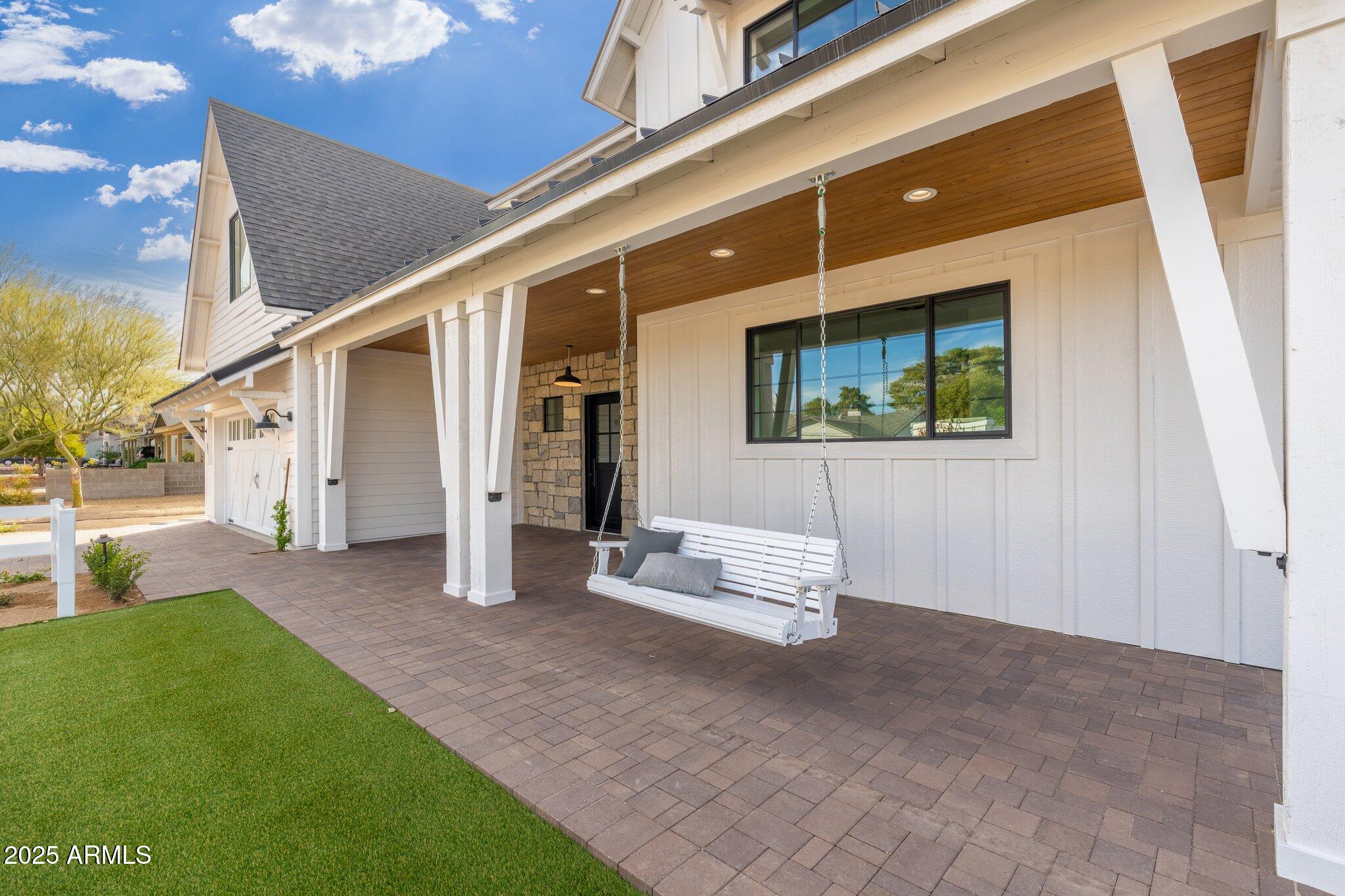 3427 E CAMPBELL Avenue