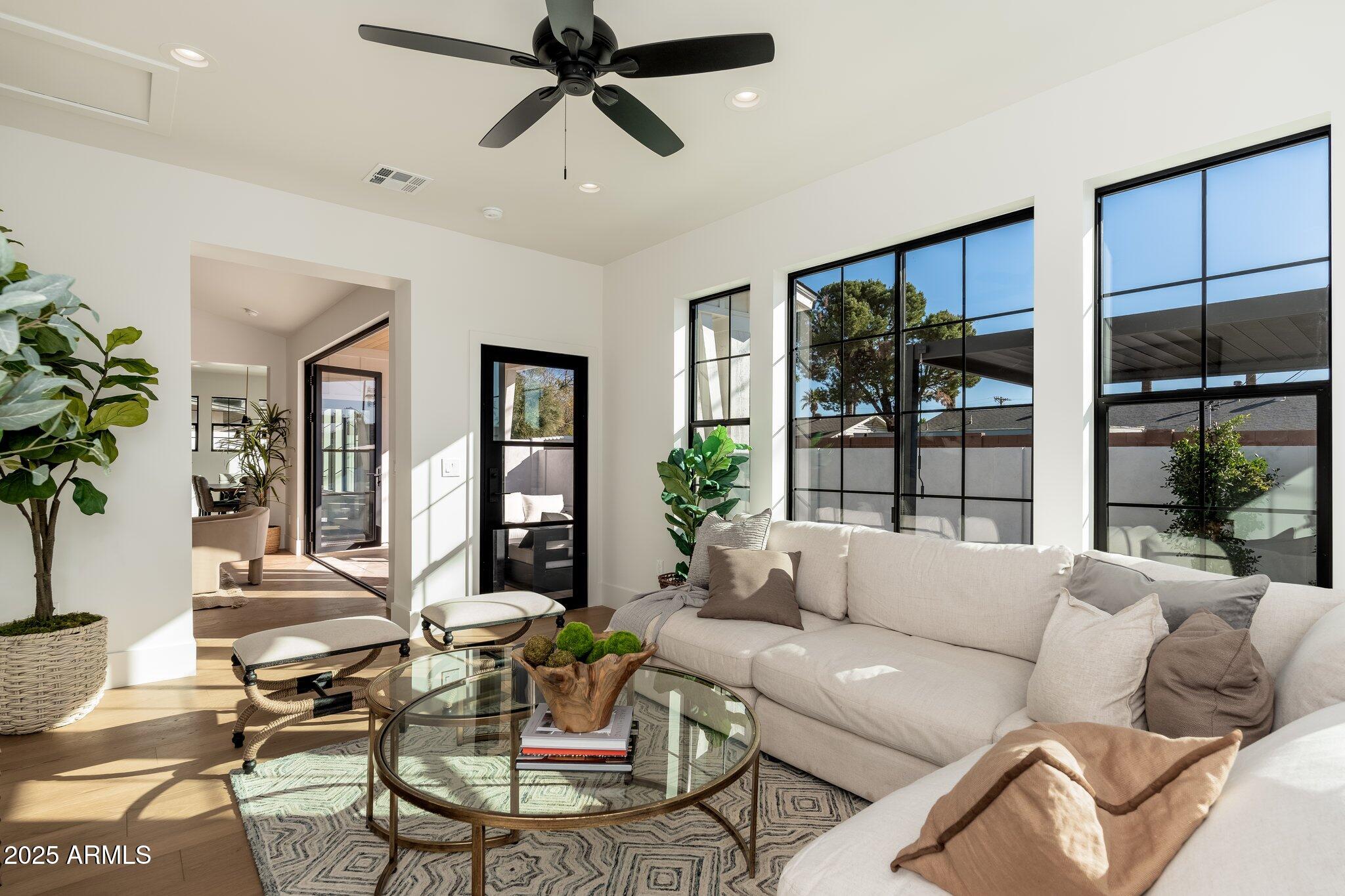 3427 E CAMPBELL Avenue