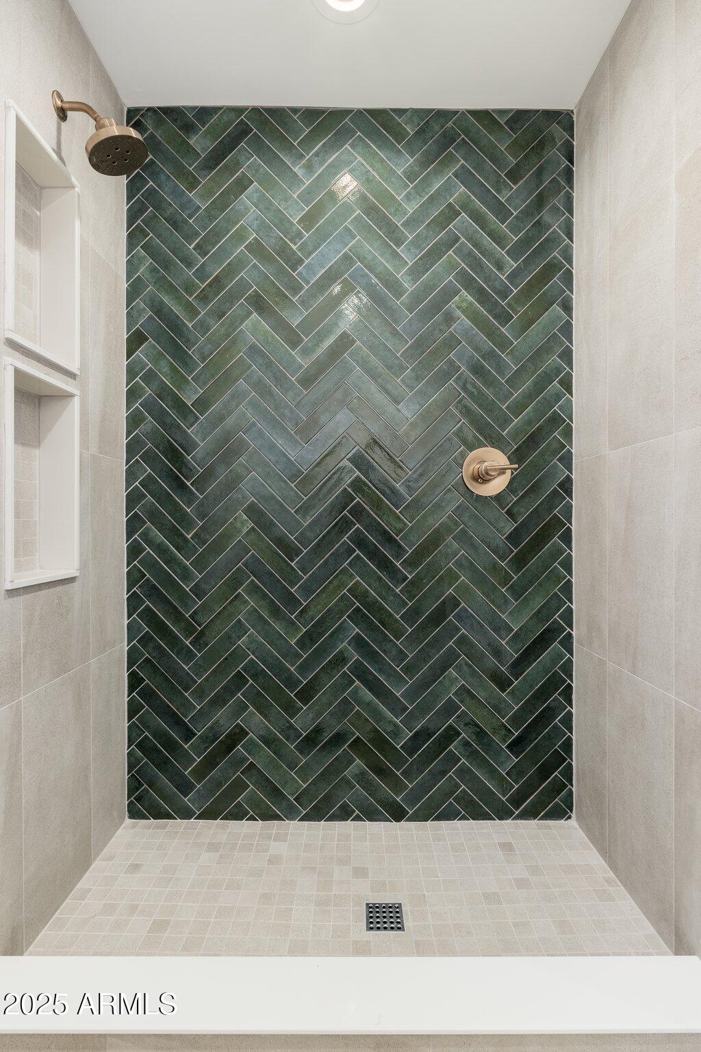 3427 E CAMPBELL Avenue