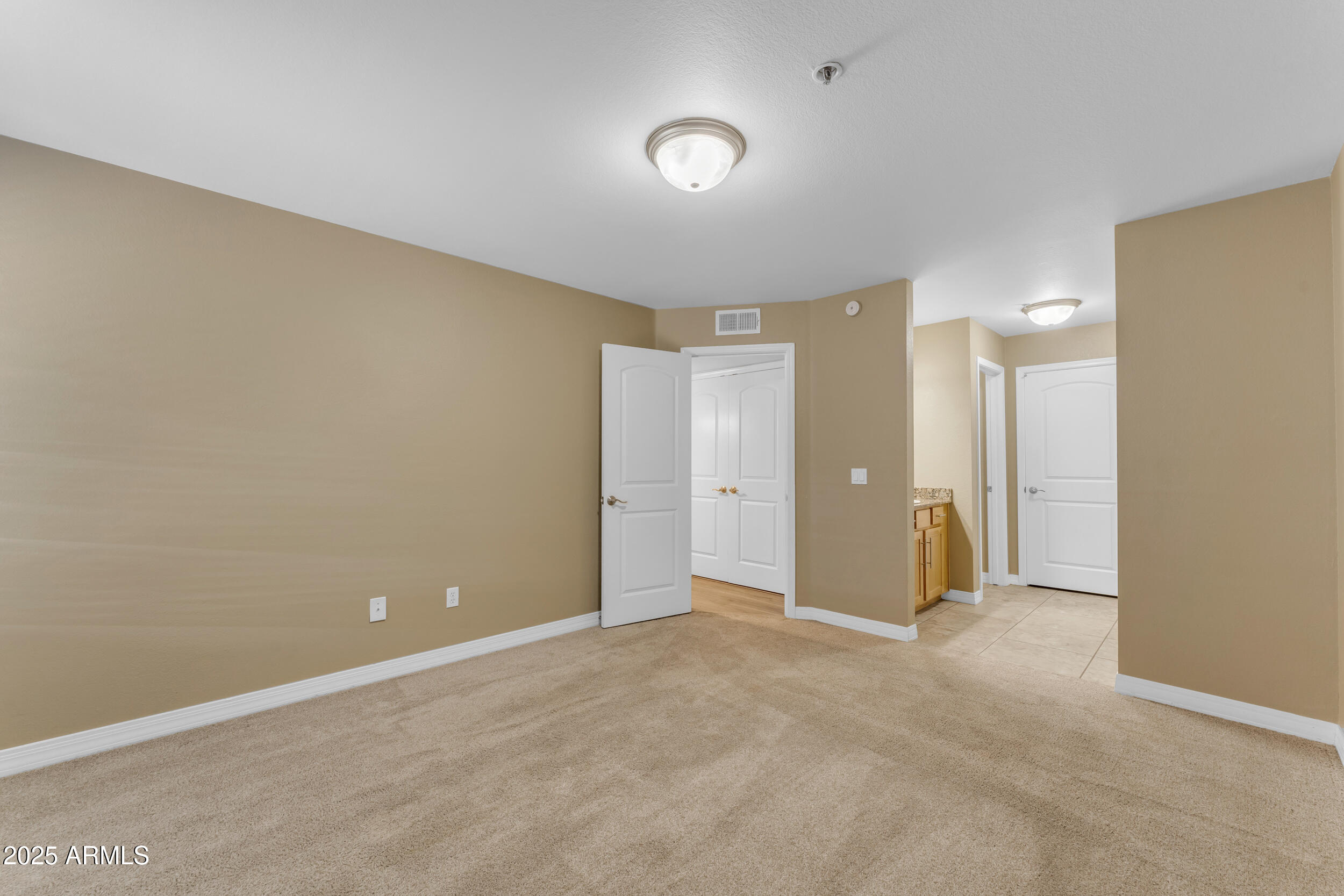 2025 E CAMPBELL Avenue # 140