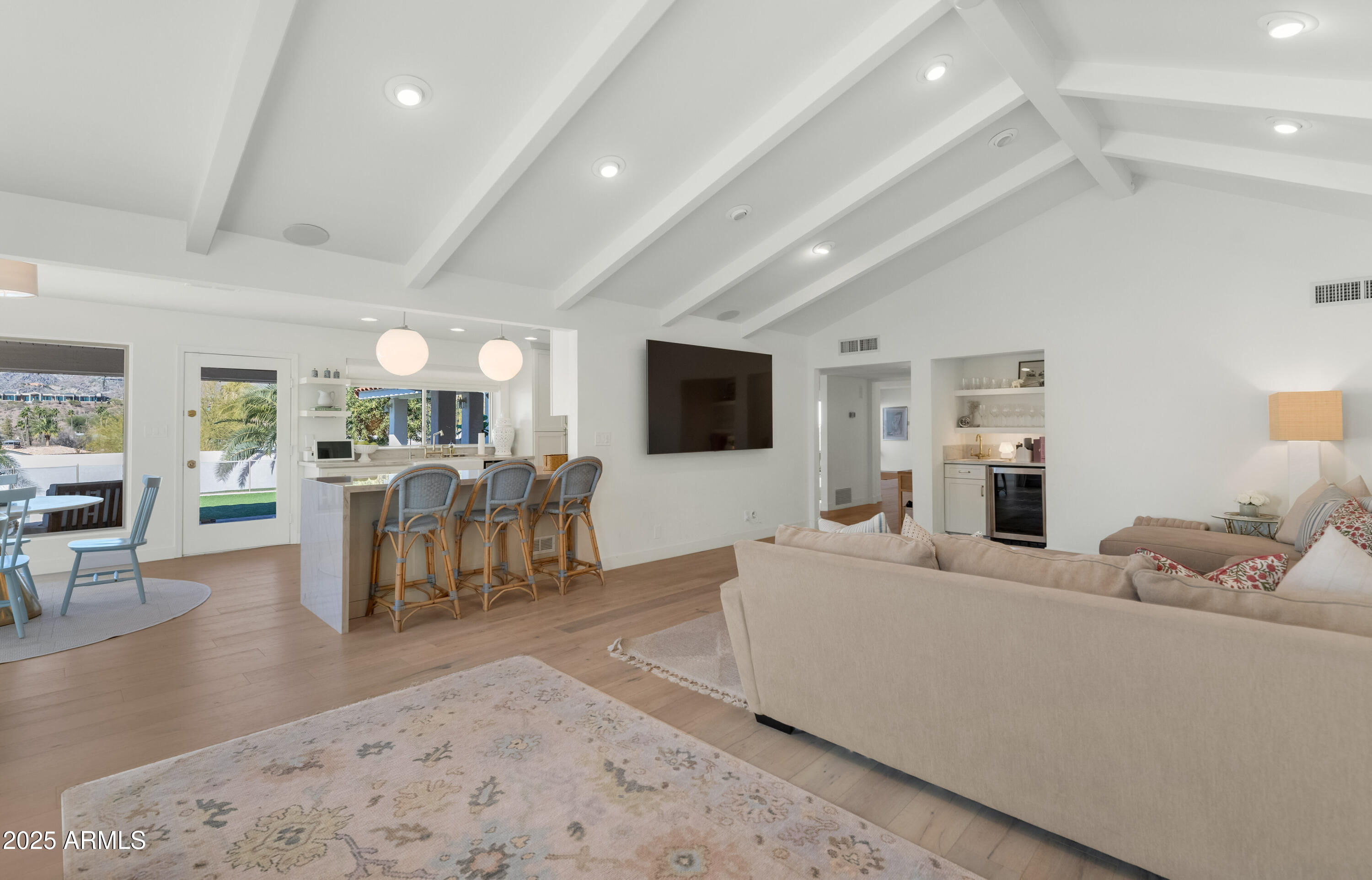 4601 E SOLANO Drive